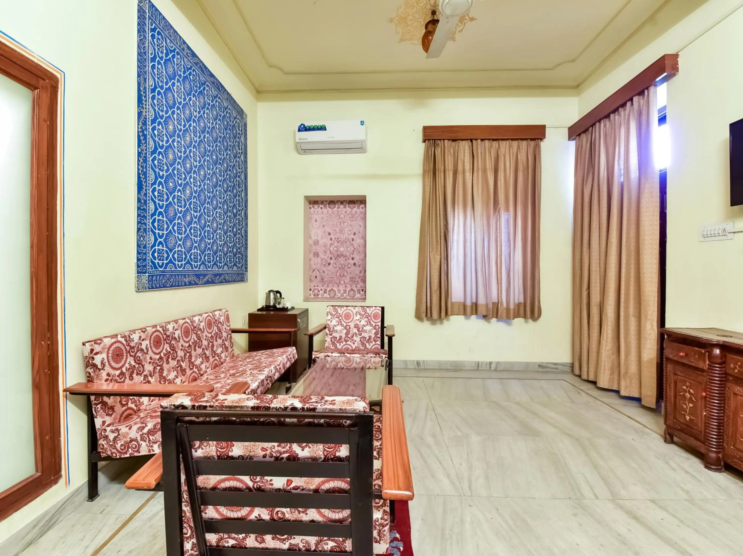 Bedroom in Hotel Radoli House - A Heritage Hotel