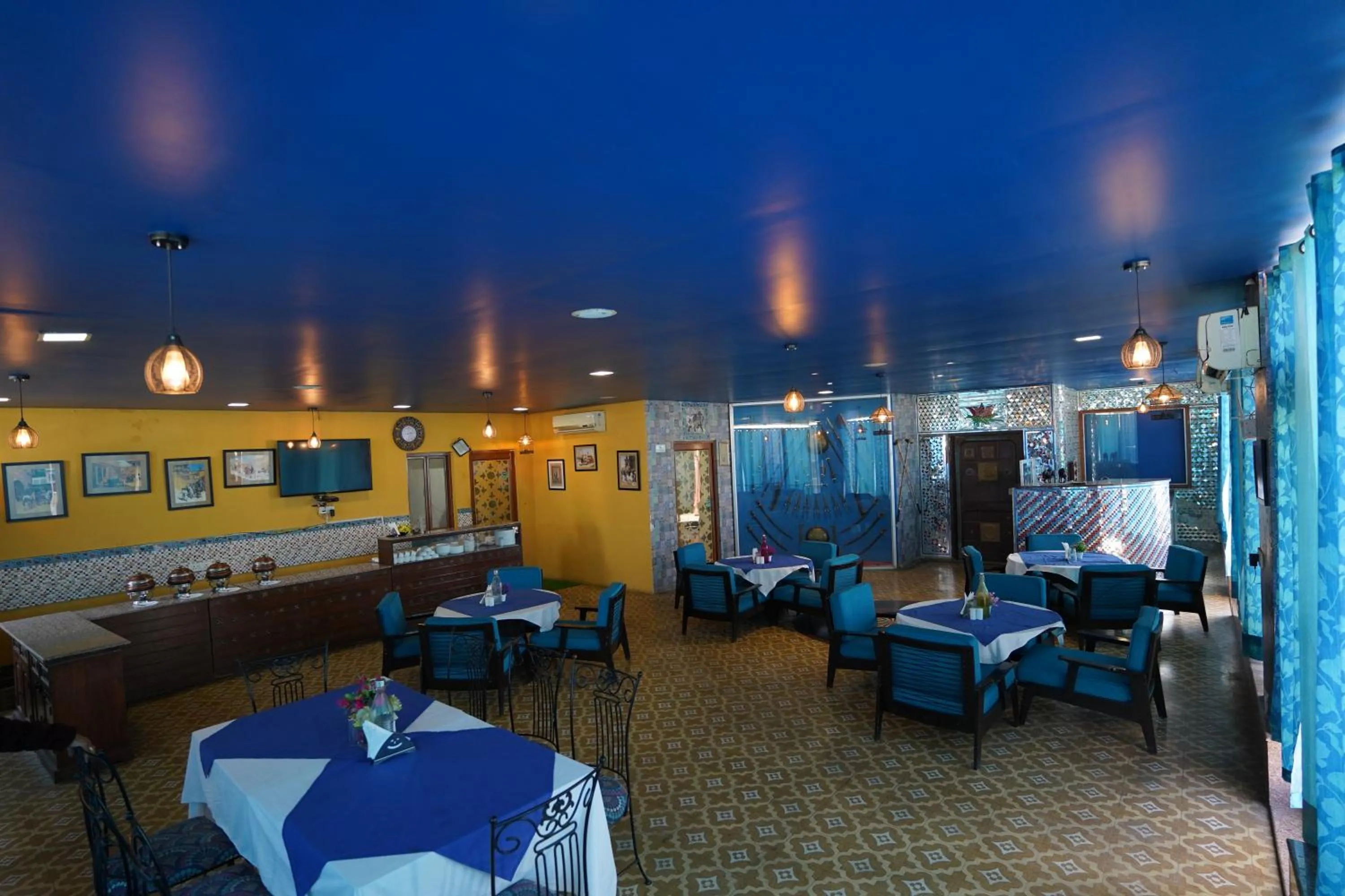 Restaurant/places to eat in Hotel Radoli House - A Heritage Hotel