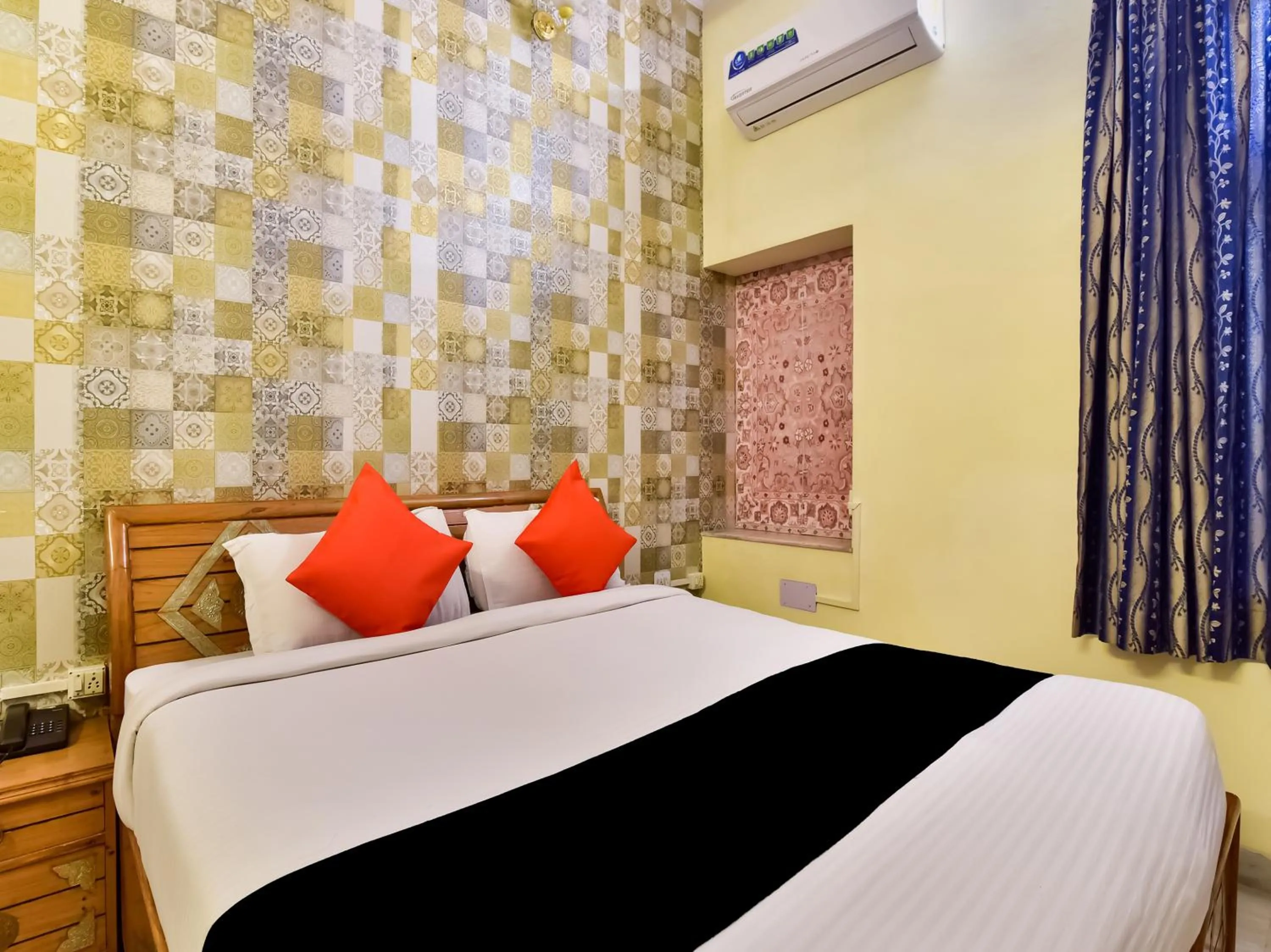 Bedroom, Bed in Hotel Radoli House - A Heritage Hotel