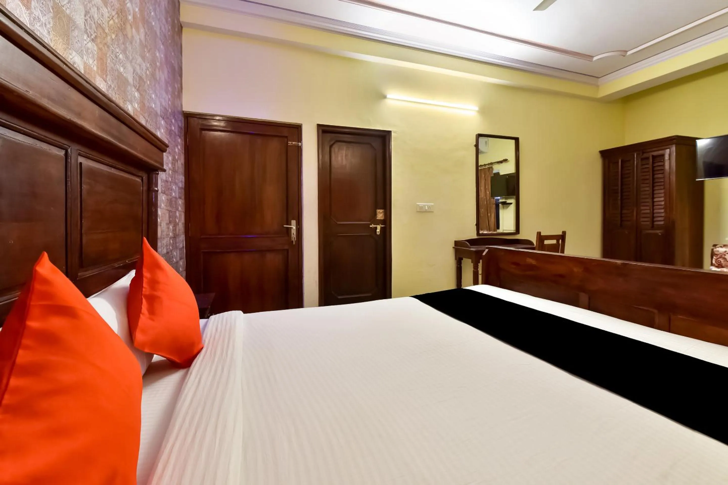 Bedroom, Bed in Hotel Radoli House - A Heritage Hotel