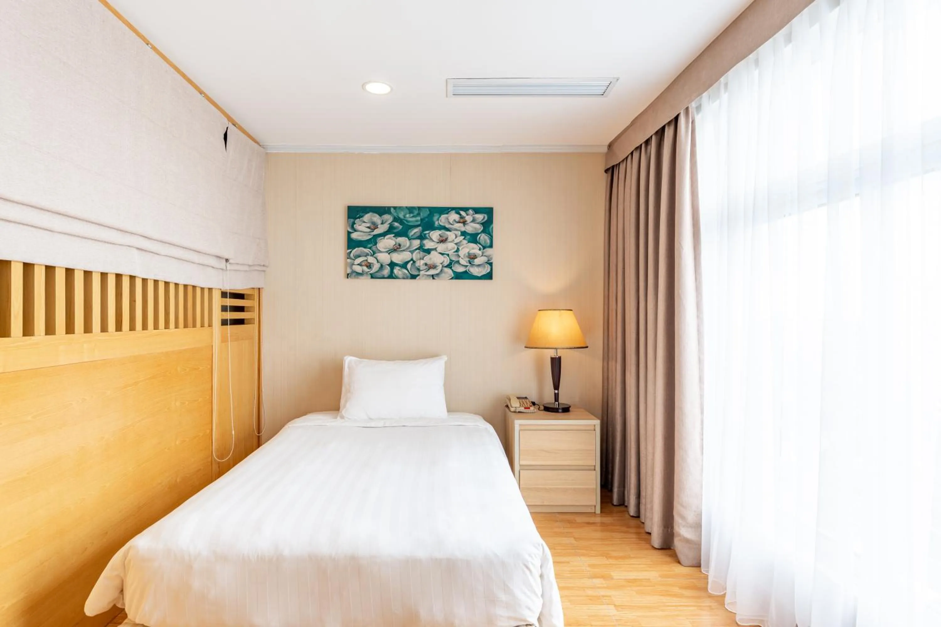 Bedroom, Bed in Super Candle Hotel