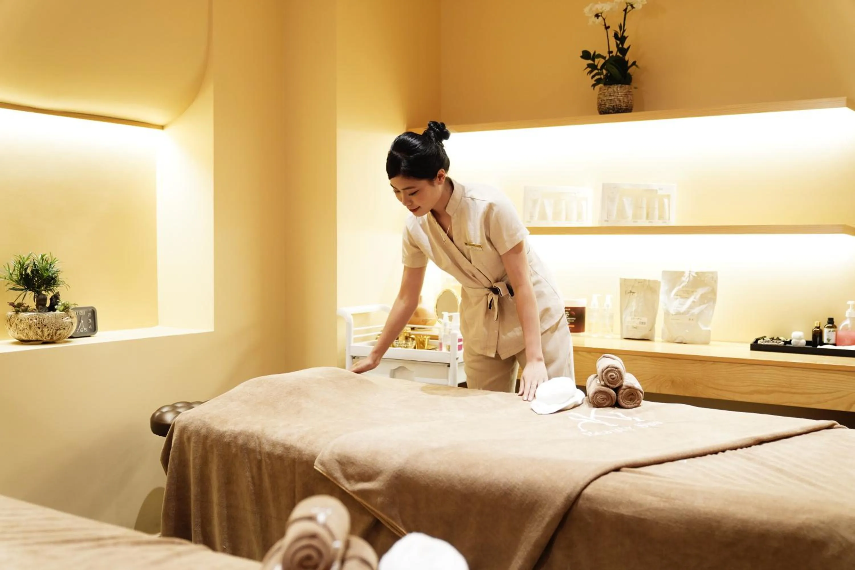 Massage in Super Candle Hotel