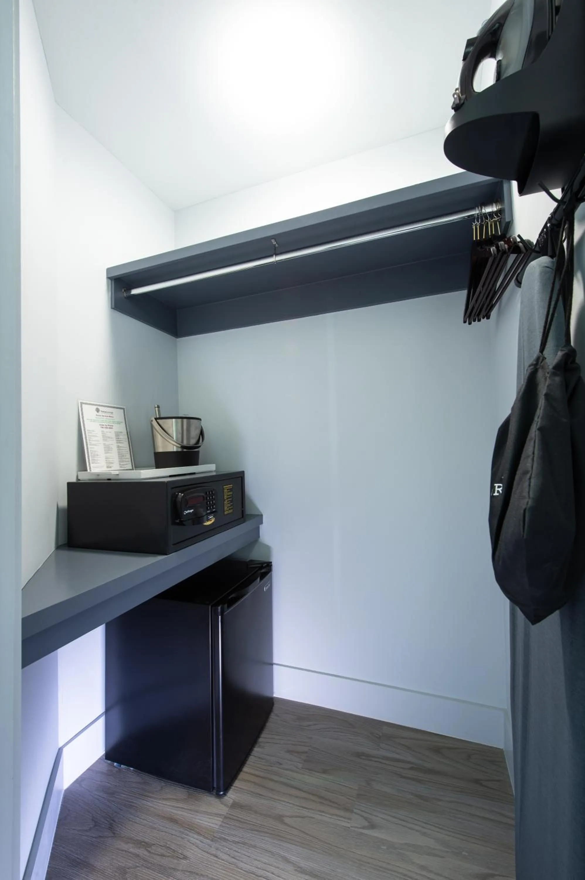 furniture in Kent Hotel