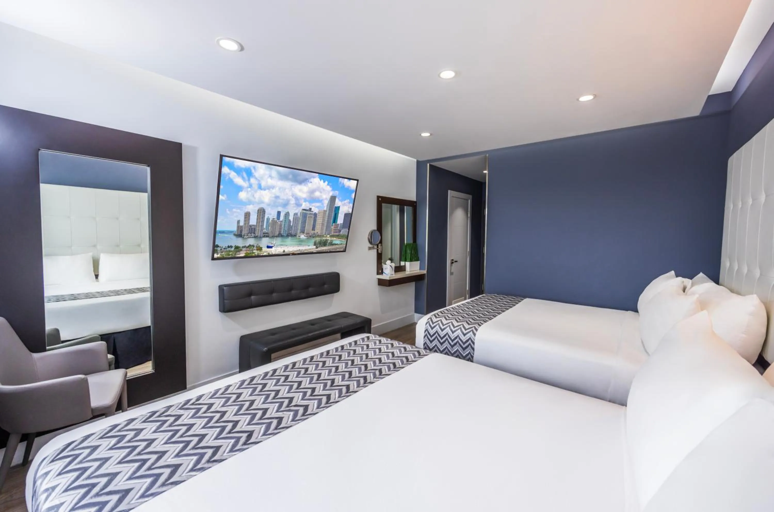 TV and multimedia, Bed in Kent Hotel