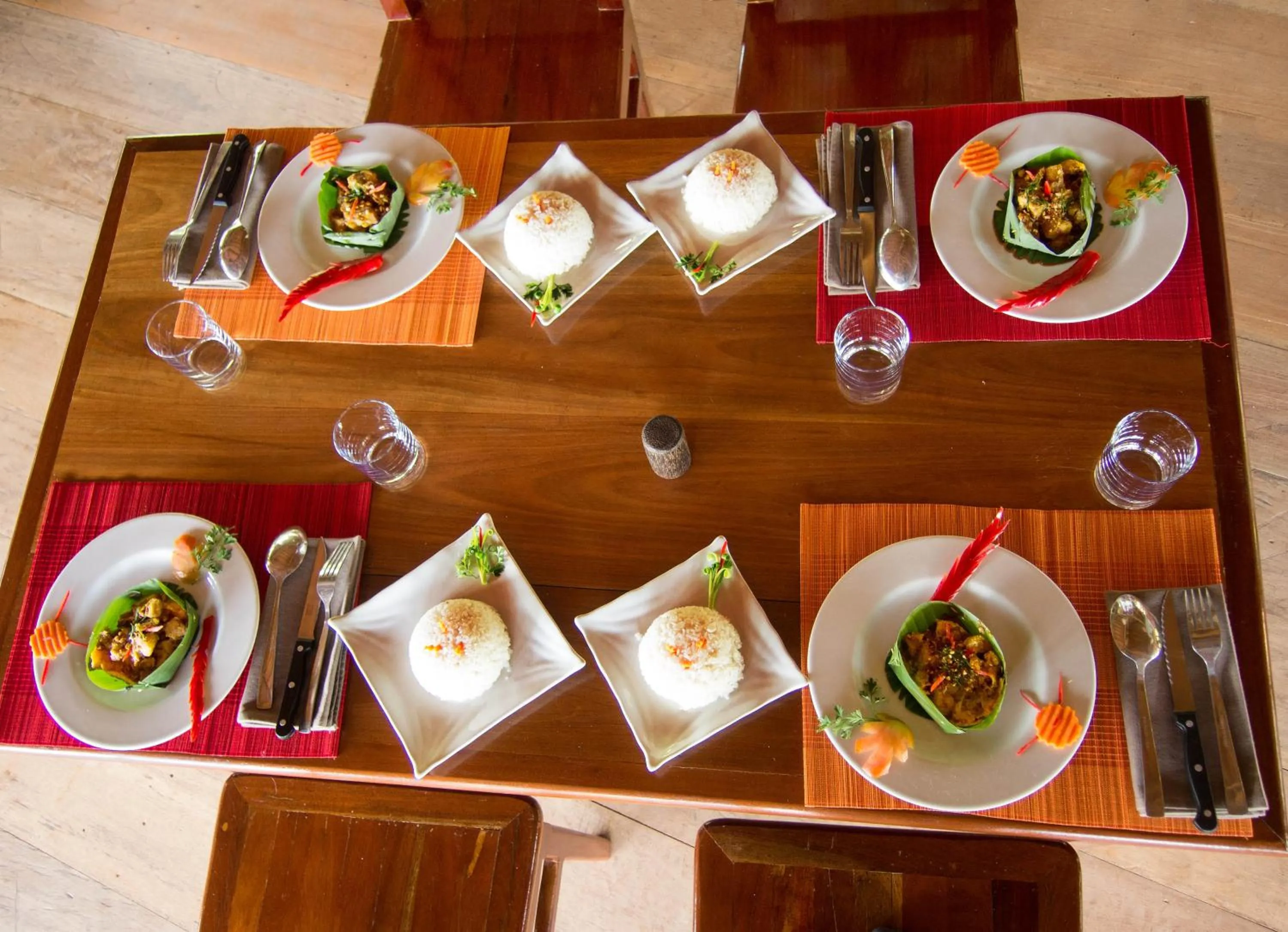 Restaurant/places to eat in TARA LODGE Haven of peace