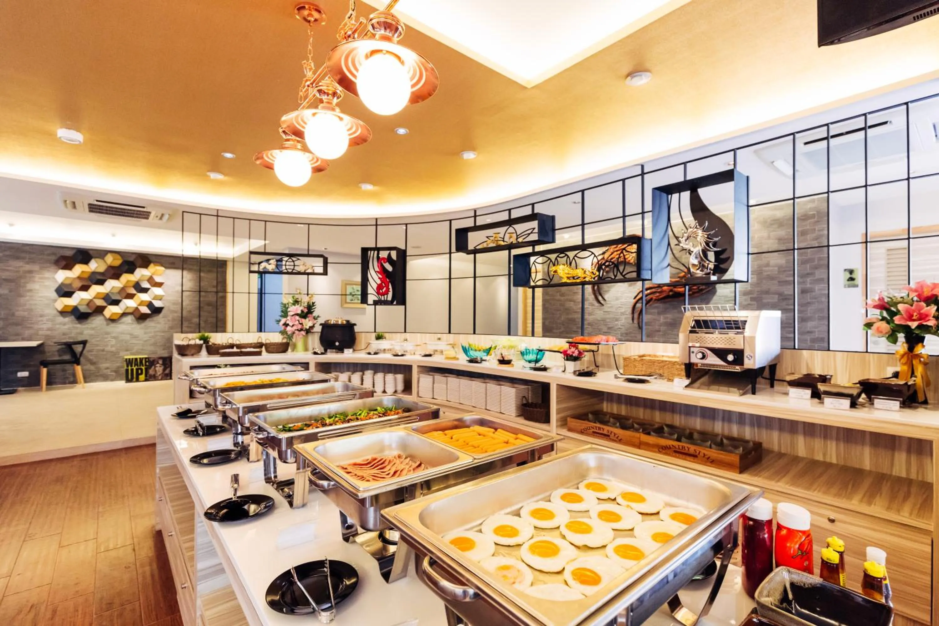 Restaurant/places to eat in Baron Residence Bangkok