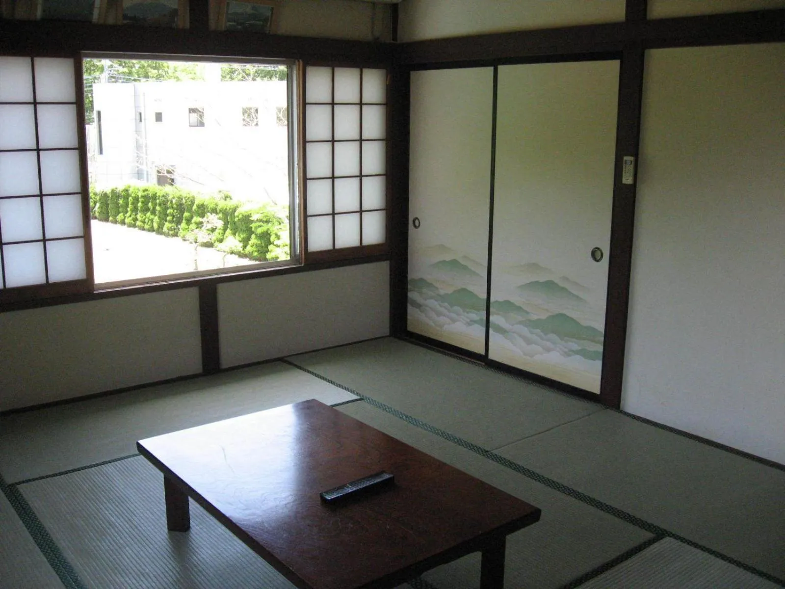 Photo of the whole room in Maruyaso