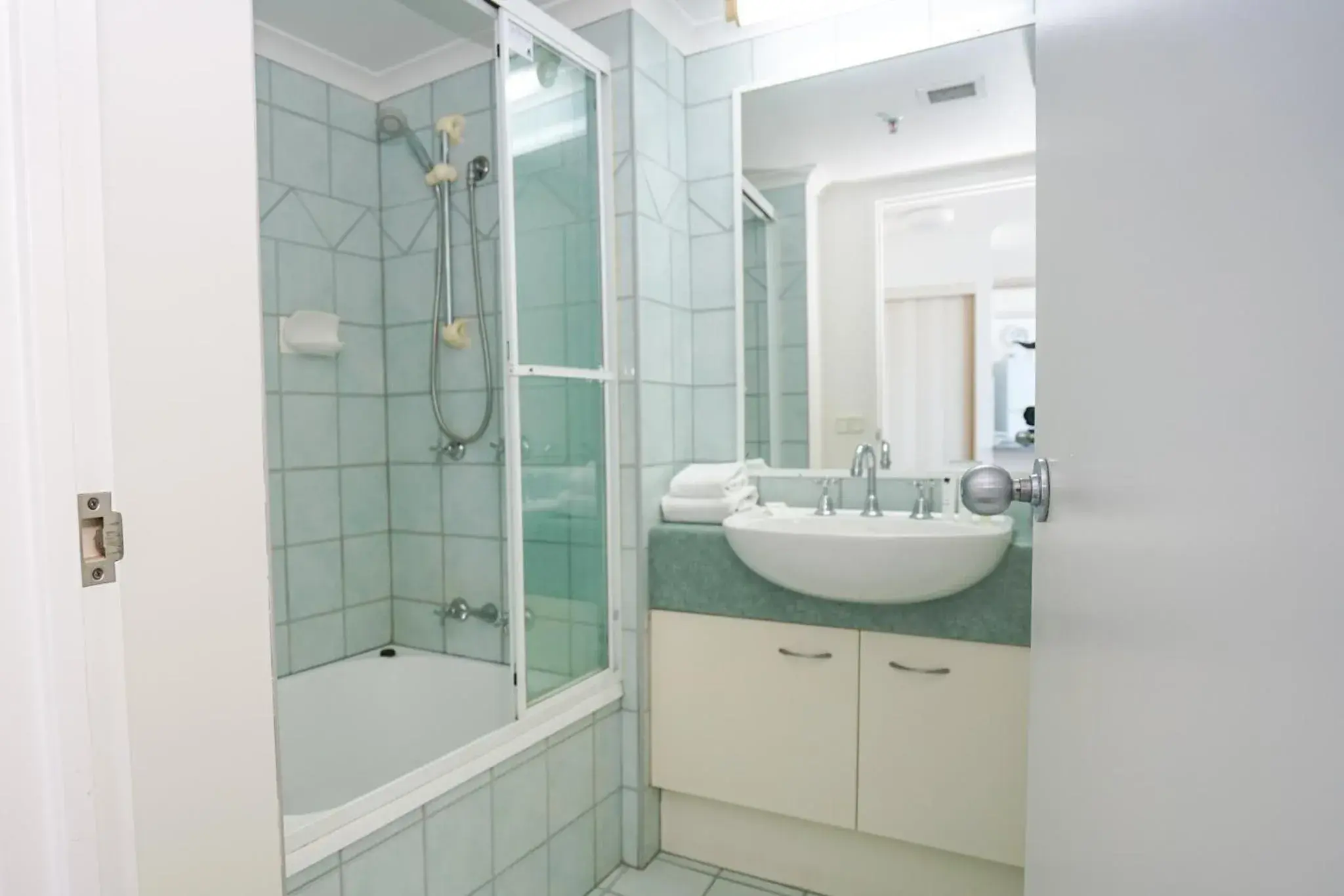 Two-Bedroom Apartment in Centrepoint Apartments Caloundra Two-Bedroom Apartment in Centrepoint Apartments Caloundra