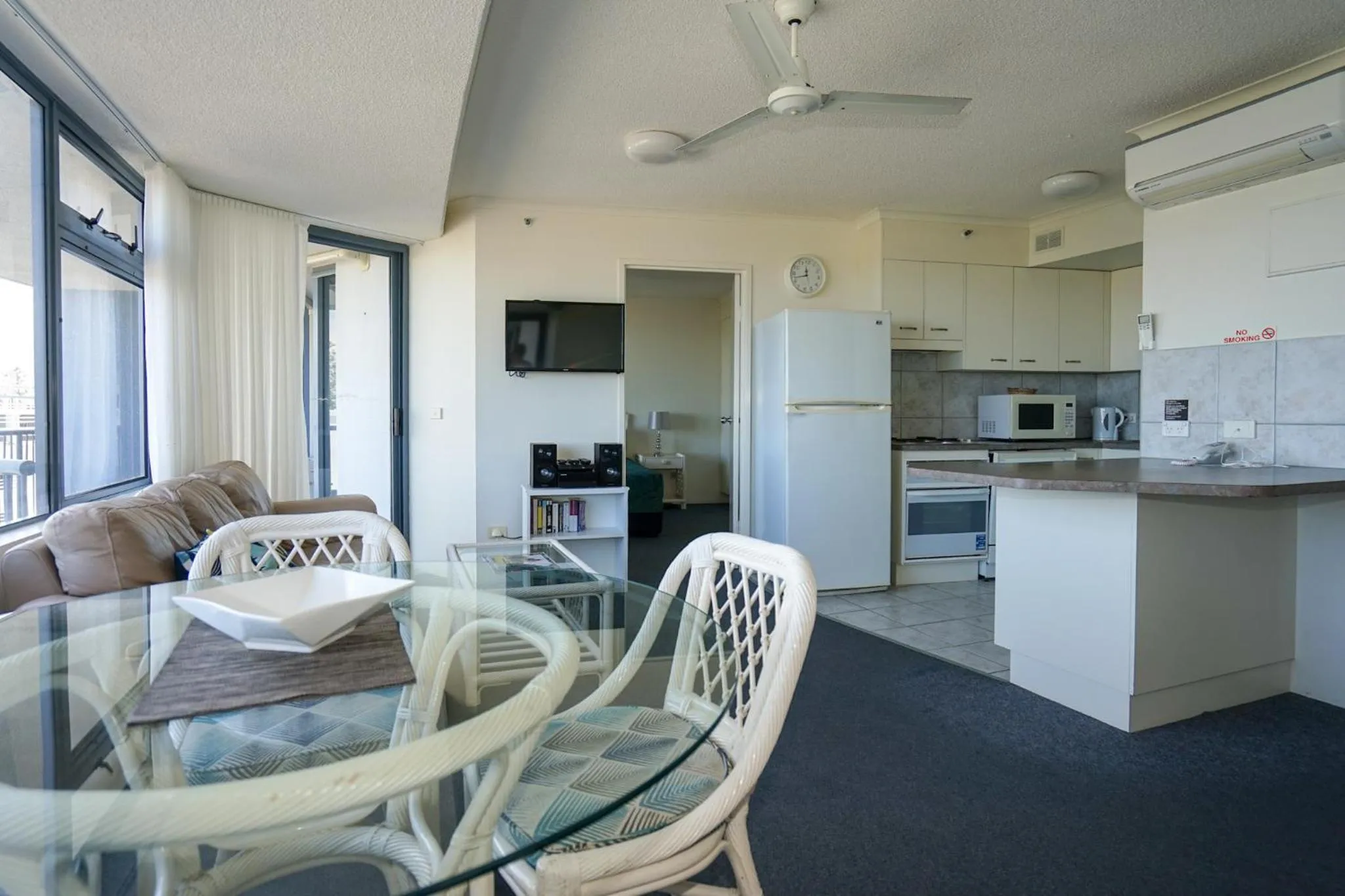 TV and multimedia in Centrepoint Apartments Caloundra