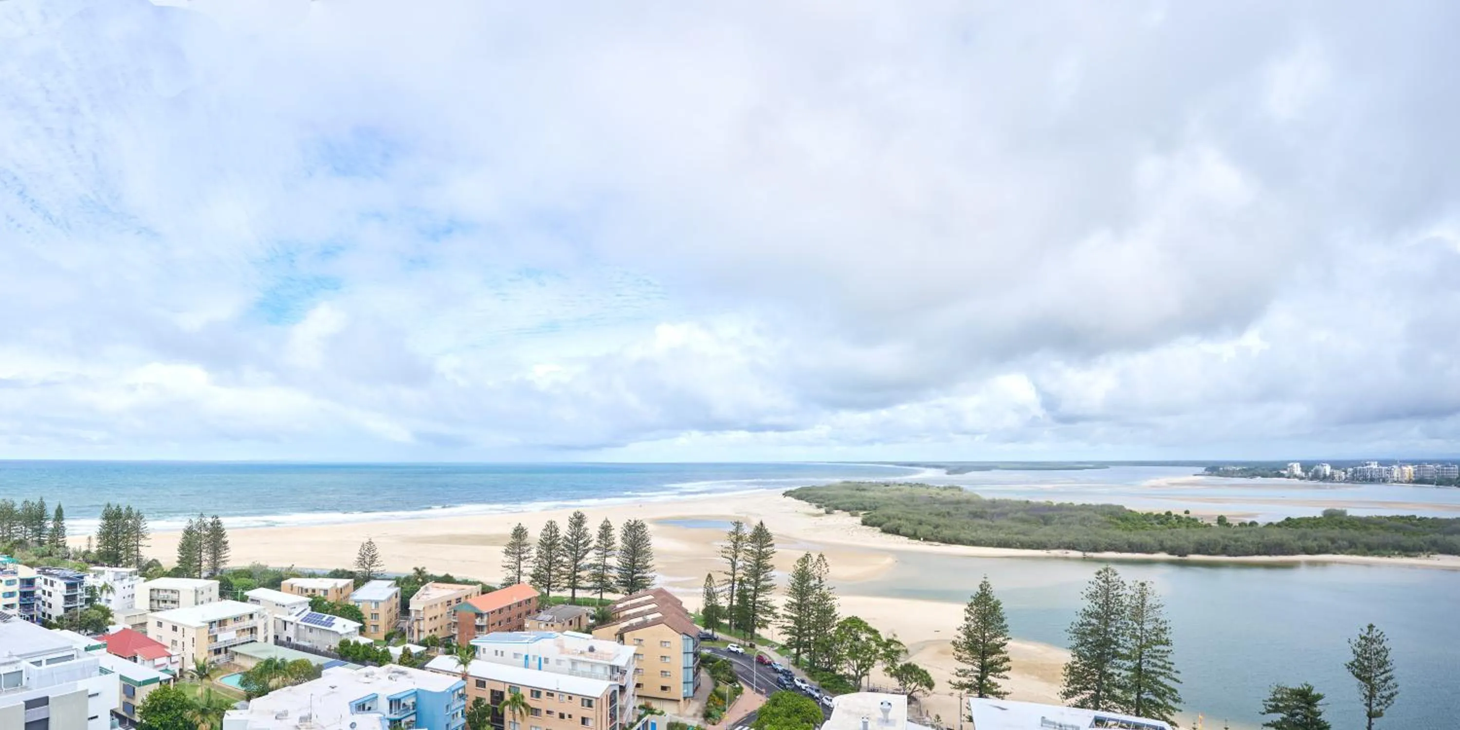 Day in Centrepoint Apartments Caloundra