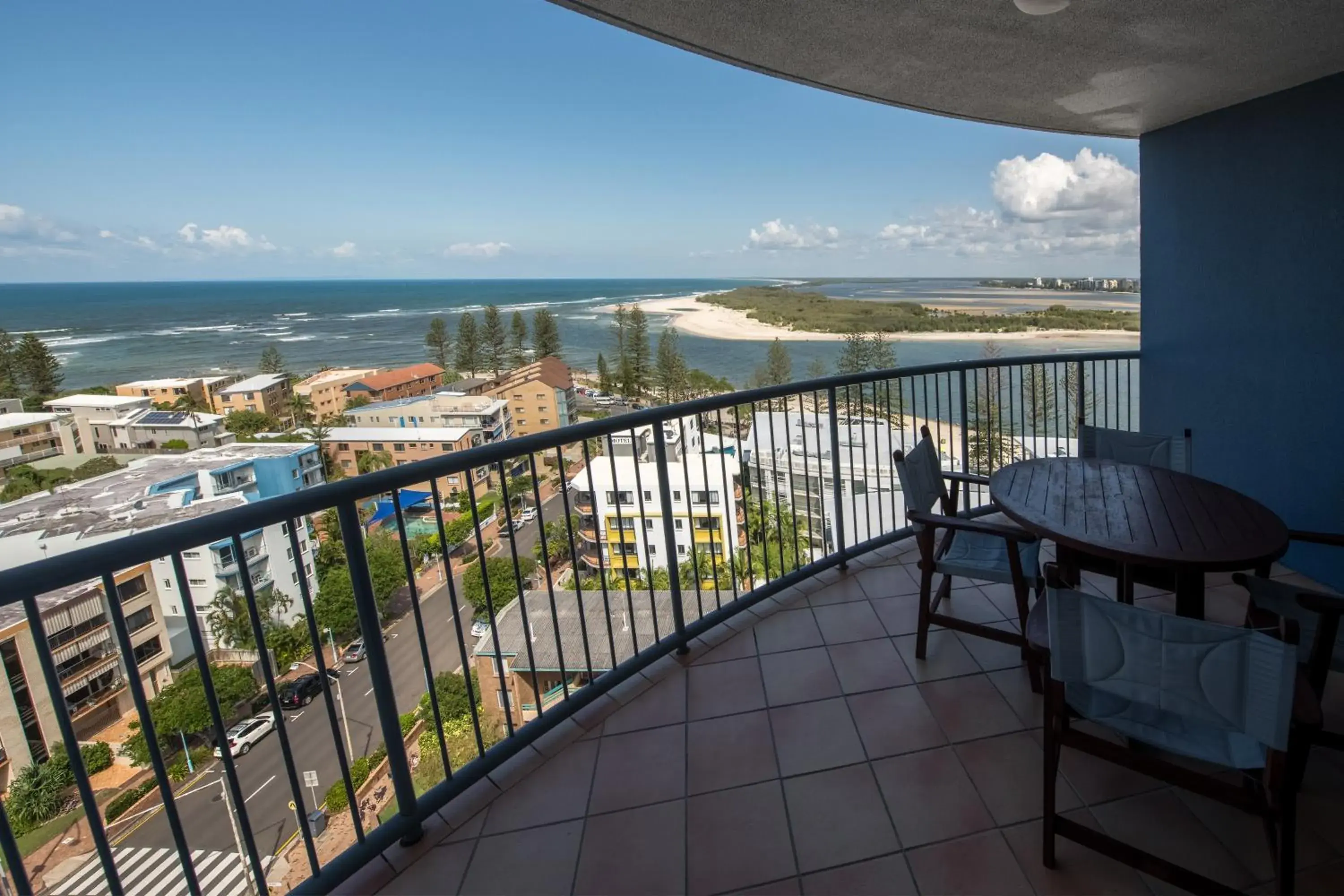 Two-Bedroom Apartment with Ocean View in Centrepoint Apartments Caloundra Two-Bedroom Apartment with Ocean View in Centrepoint Apartments Caloundra