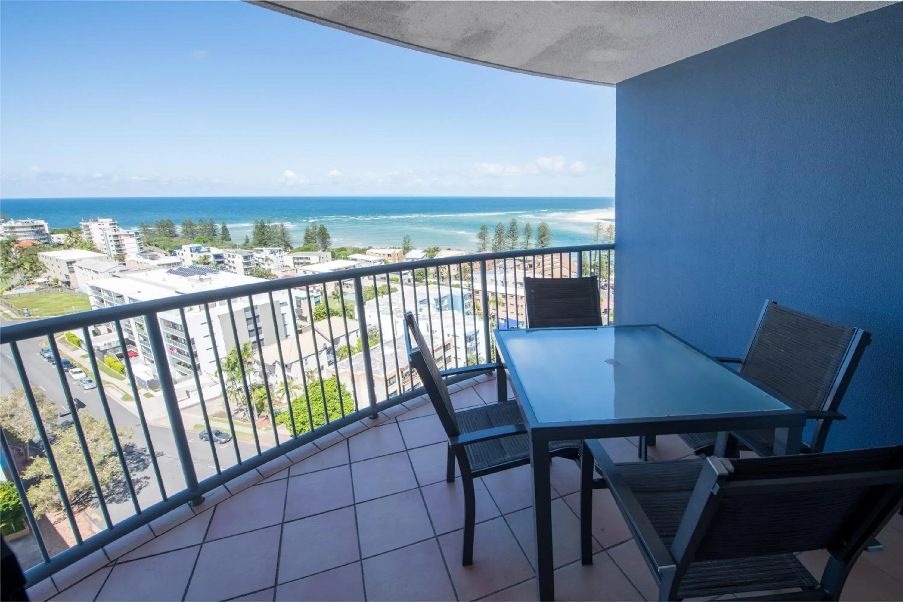 One-Bedroom Apartment with Ocean View in Centrepoint Apartments Caloundra One-Bedroom Apartment with Ocean View in Centrepoint Apartments Caloundra
