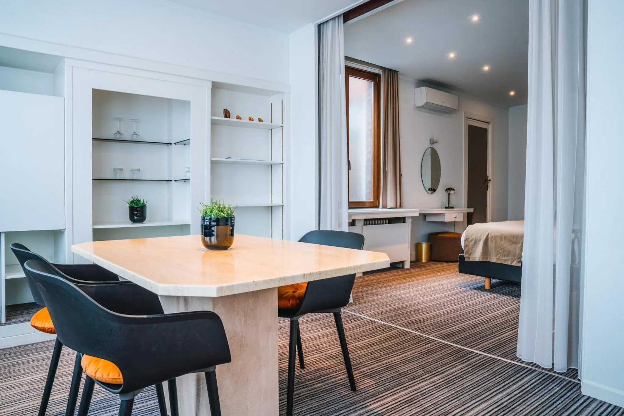 Living room, Bed in Hotel Les Eleveurs