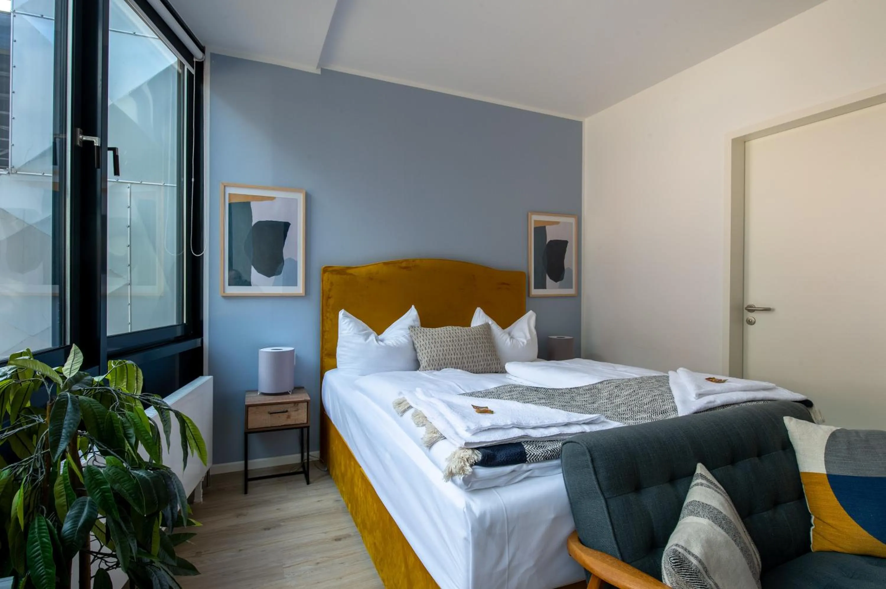 Bed in Limehome Flensburg Holm