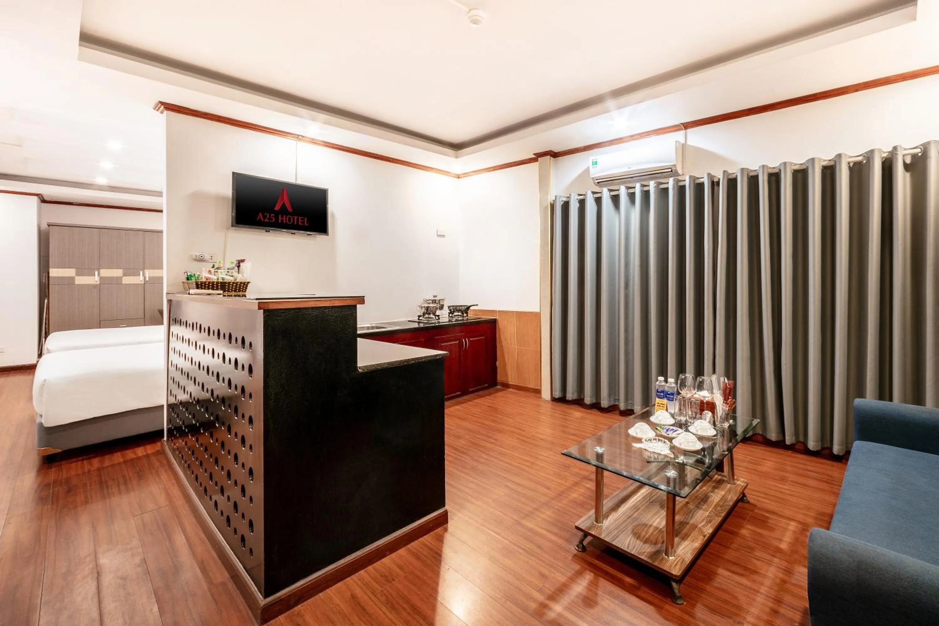 Guests, Bed in A25 Hotel - 53 Tuệ Tĩnh