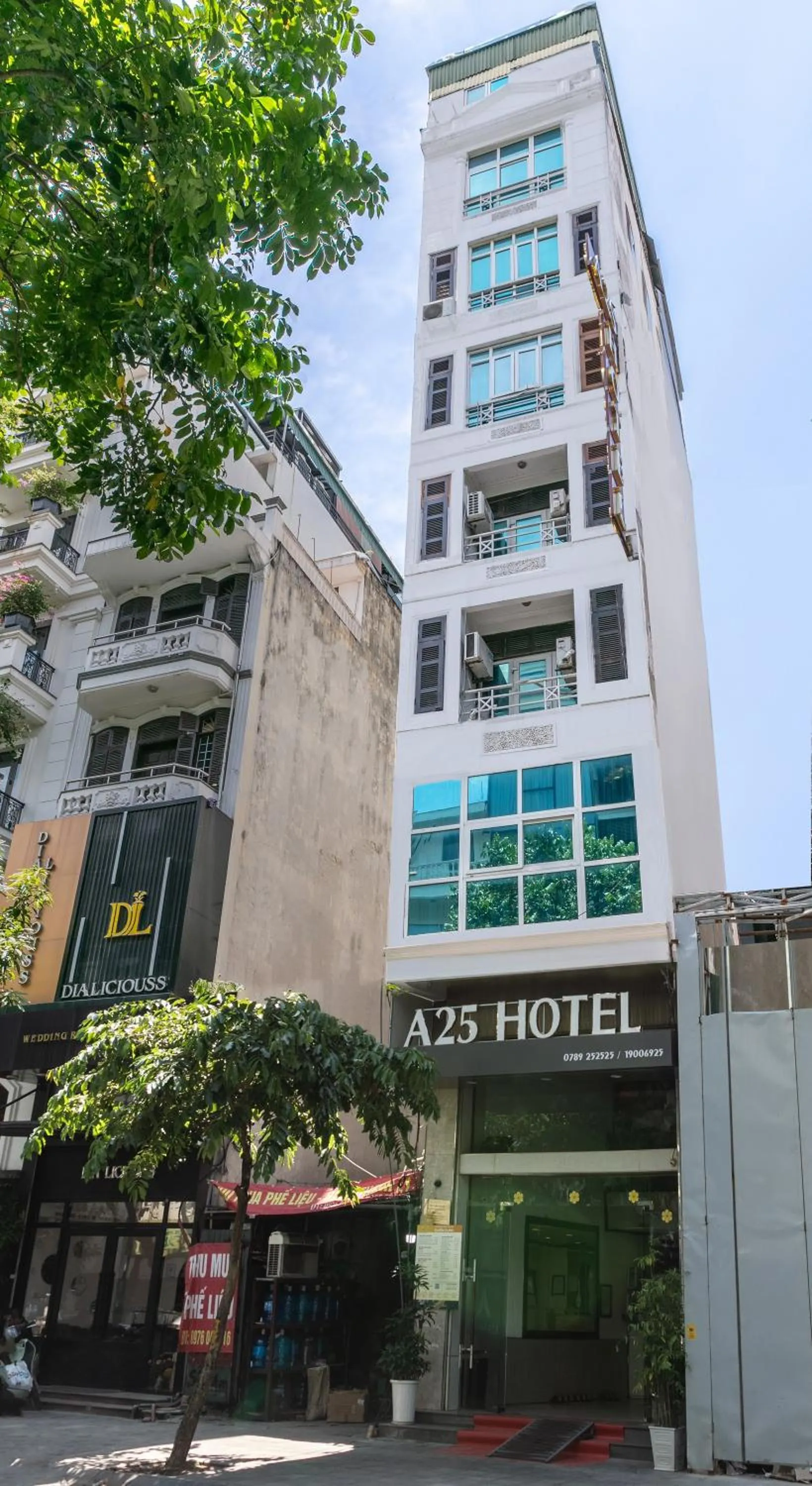 Property building in A25 Hotel - 53 Tuệ Tĩnh