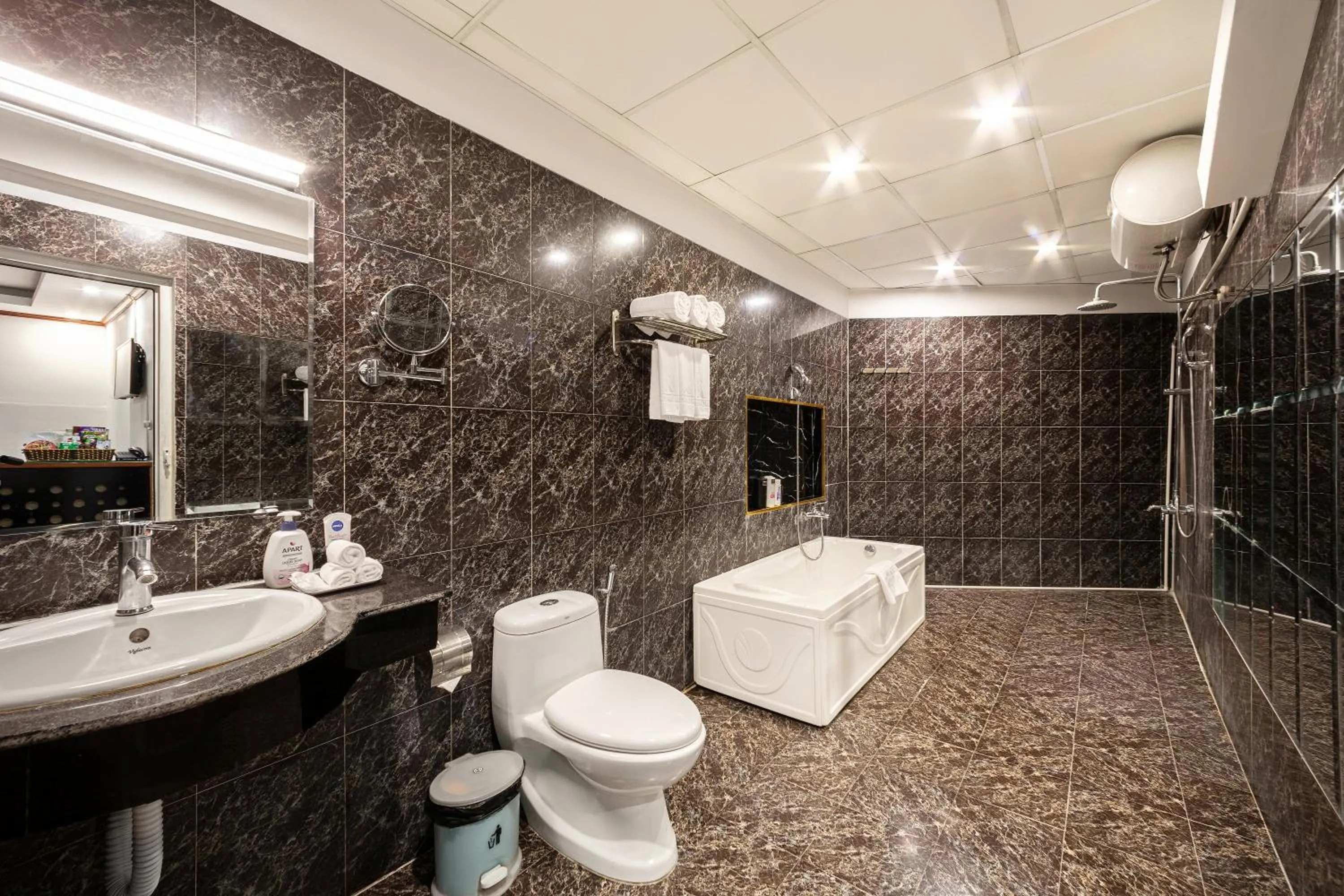 Toilet in A25 Hotel - 53 Tuệ Tĩnh