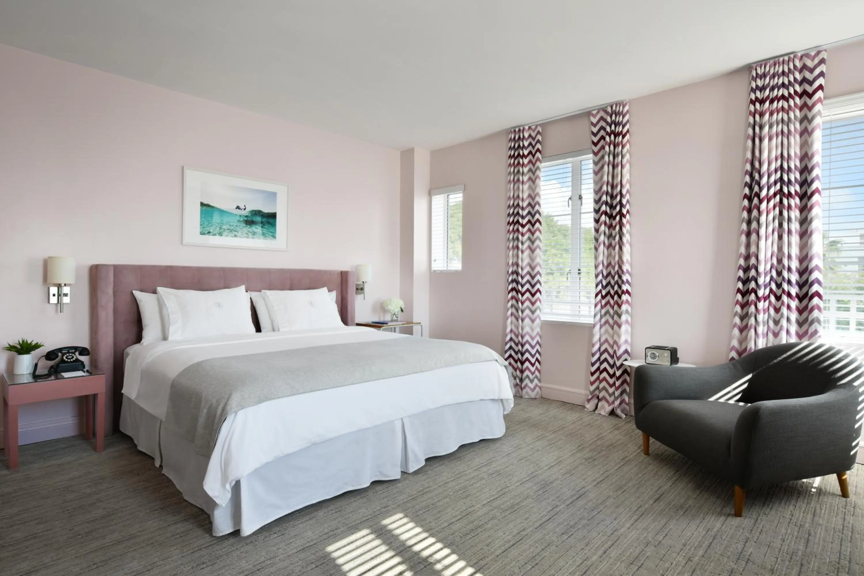 Photo of the whole room, Room Photo in The Astor by LuxUrban