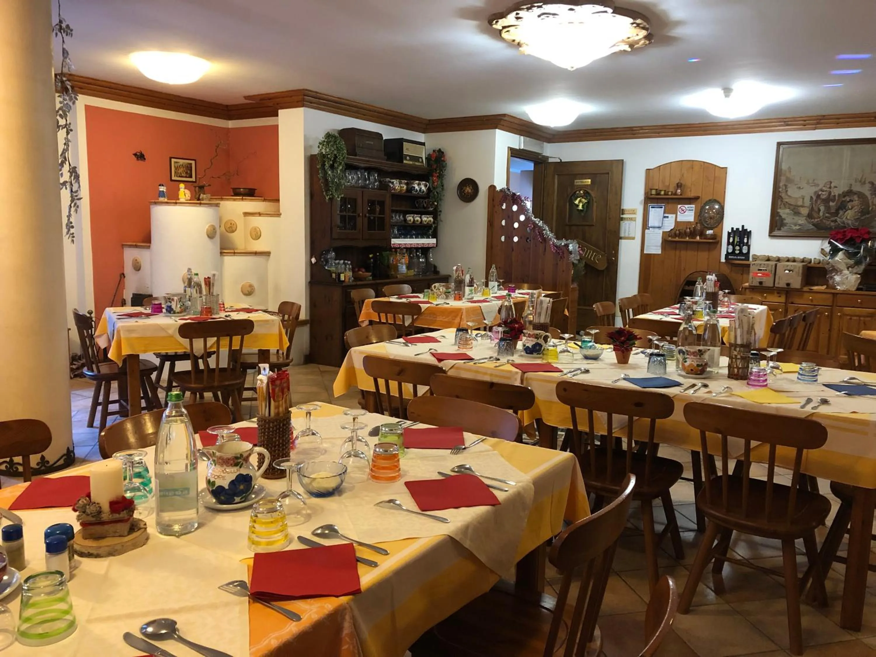 Restaurant/places to eat in Hotel Genzianella
