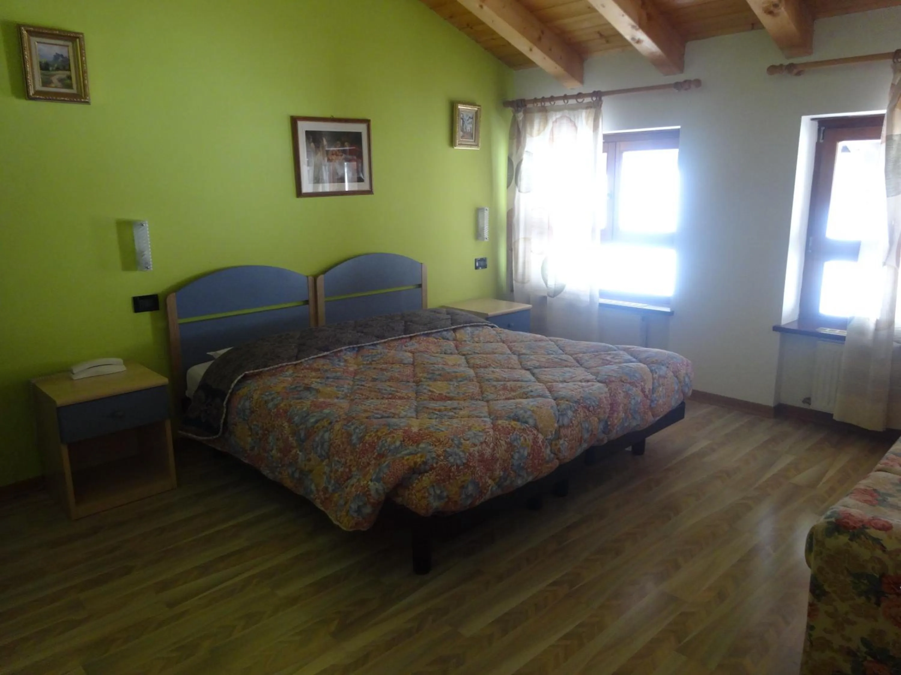 Bed in Hotel Genzianella