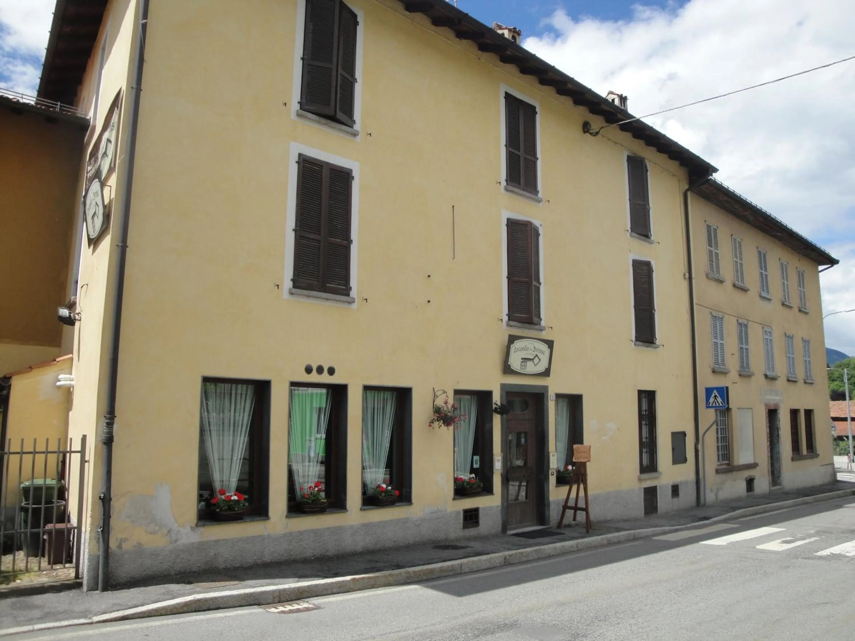 Facade/entrance in Locanda del Brinsc