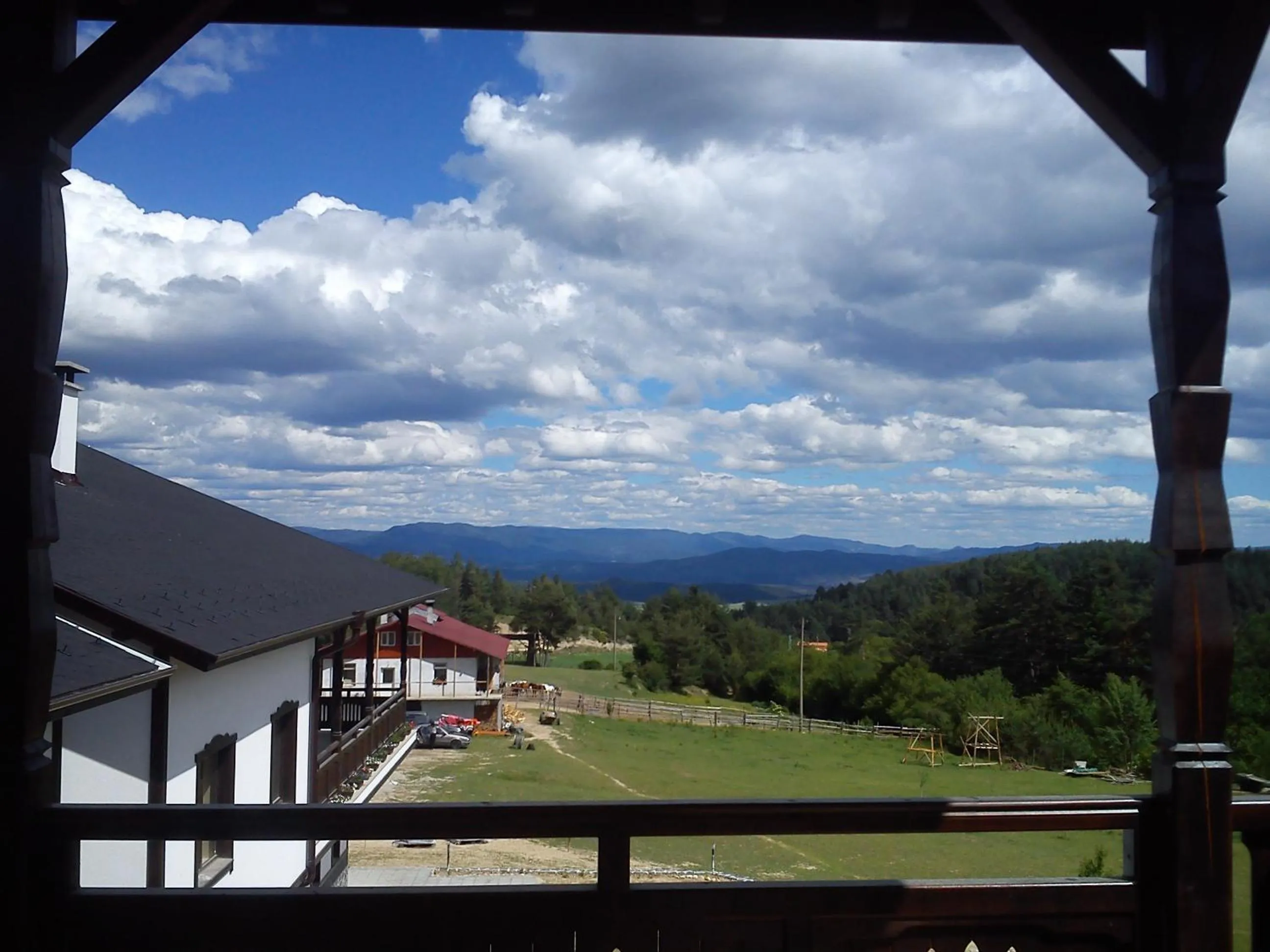 Garden view in Rusaliite Adventure House