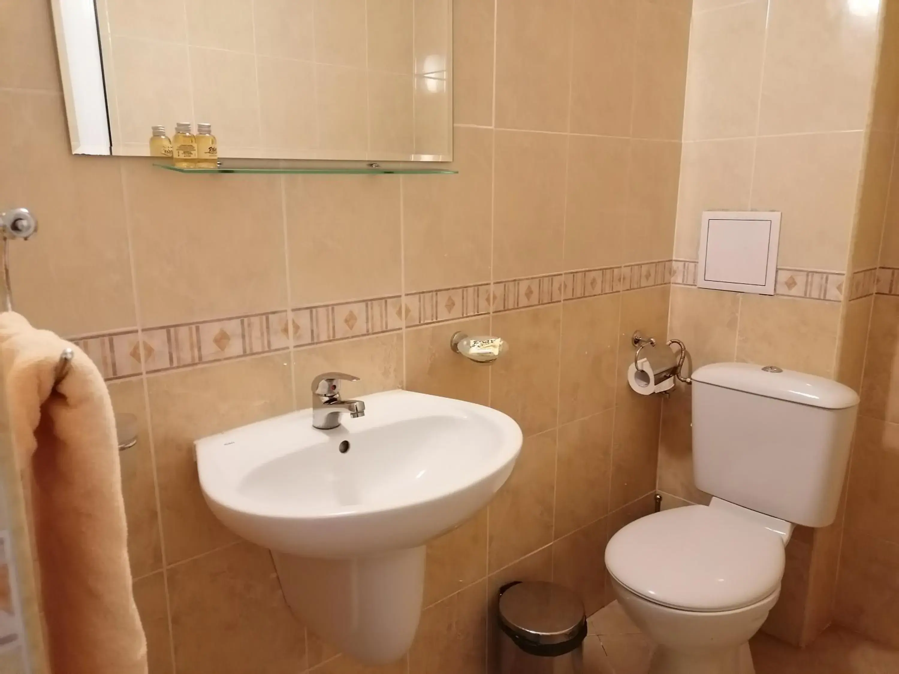 One-Bedroom Suite in Rusaliite Adventure House One-Bedroom Suite in Rusaliite Adventure House