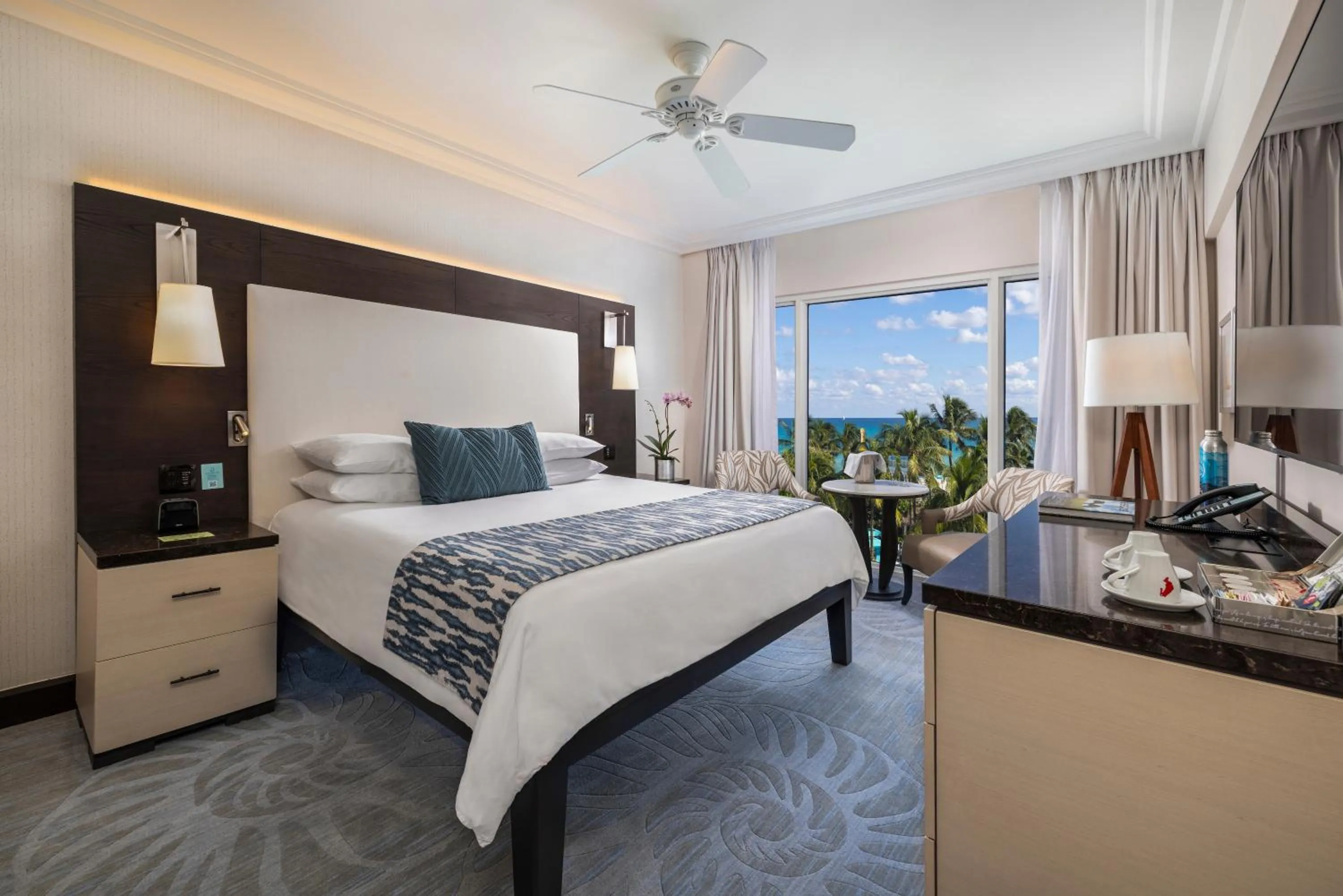 Bed in The Palms Hotel & Spa