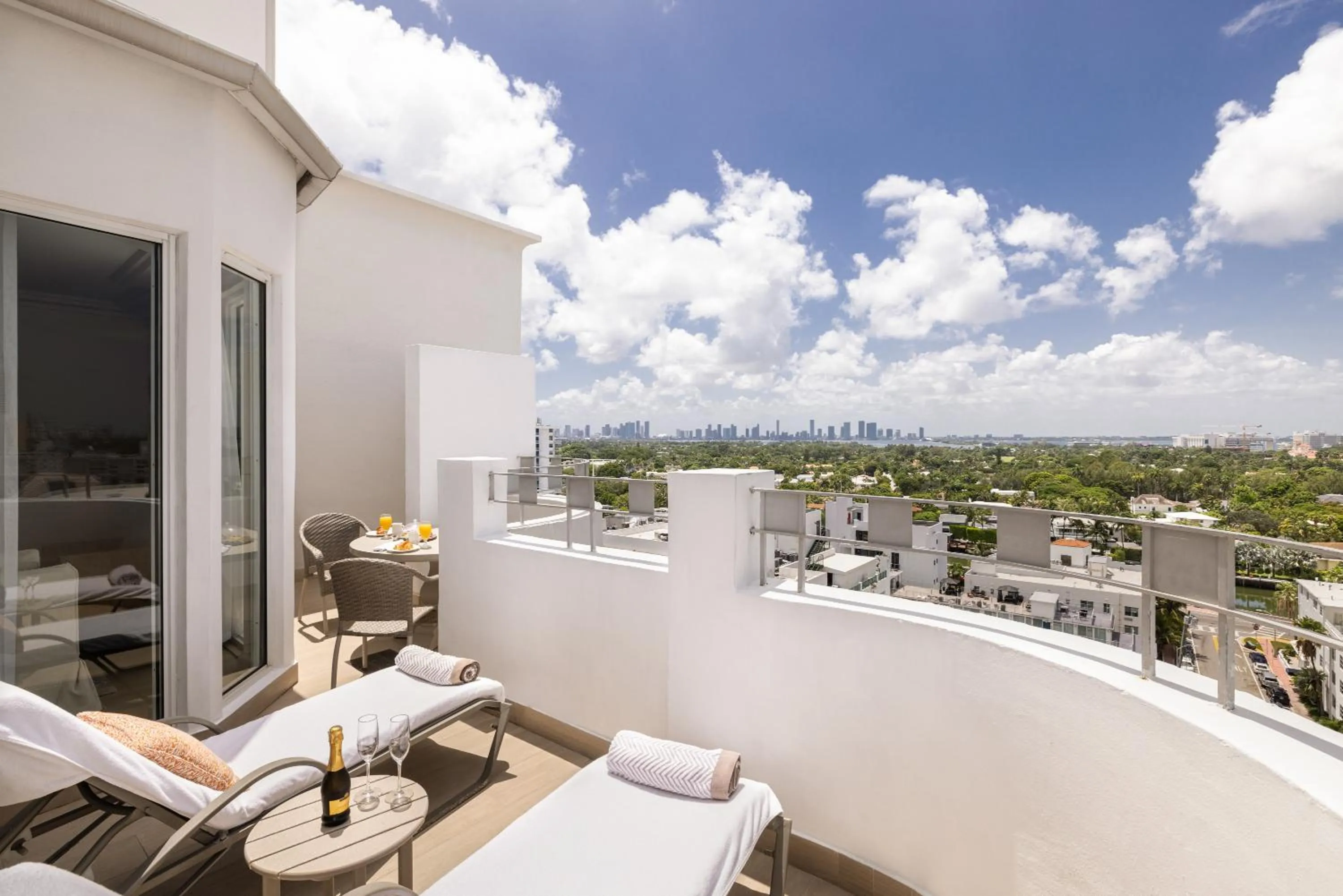 Patio in The Palms Hotel & Spa