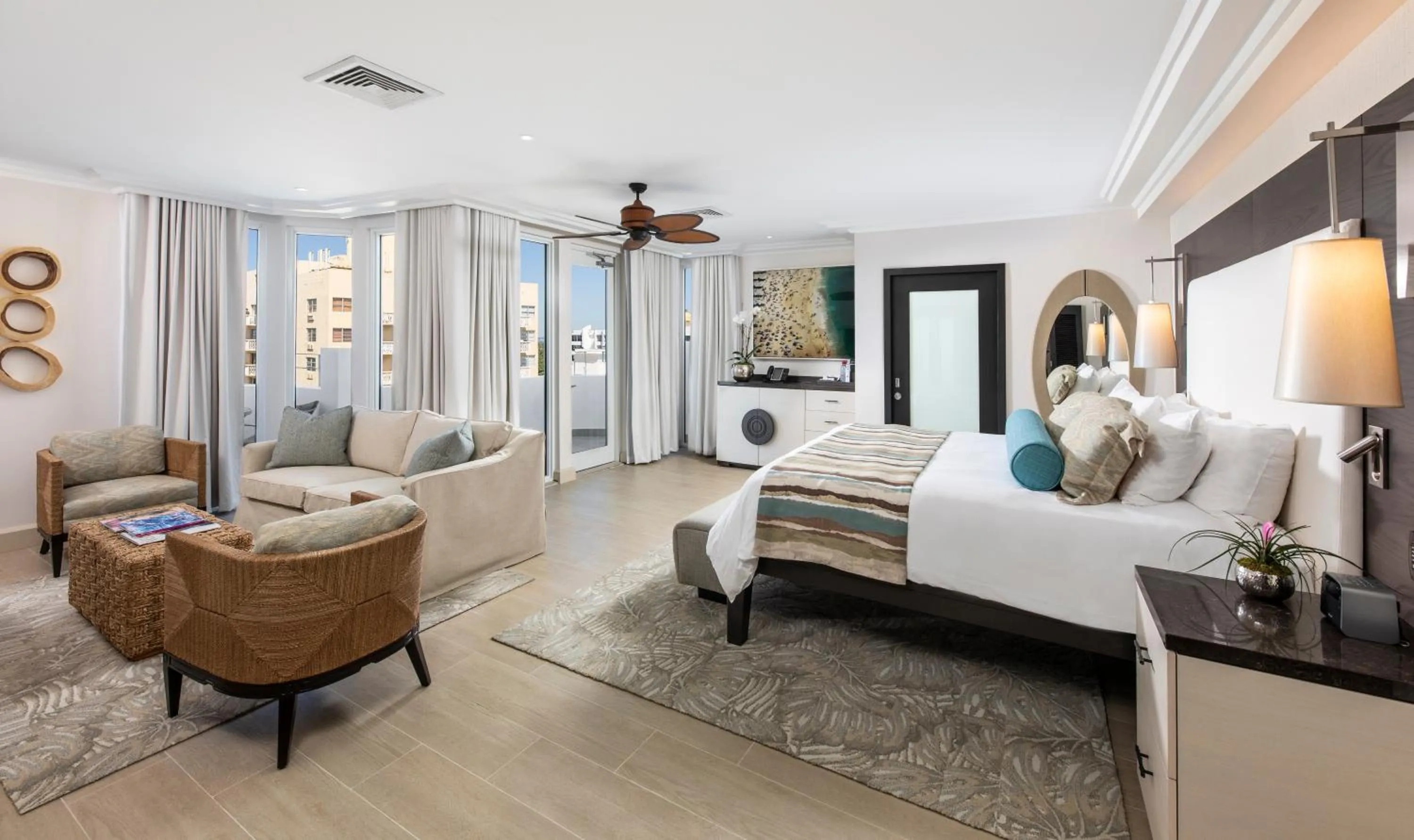 Photo of the whole room, Bed in The Palms Hotel & Spa