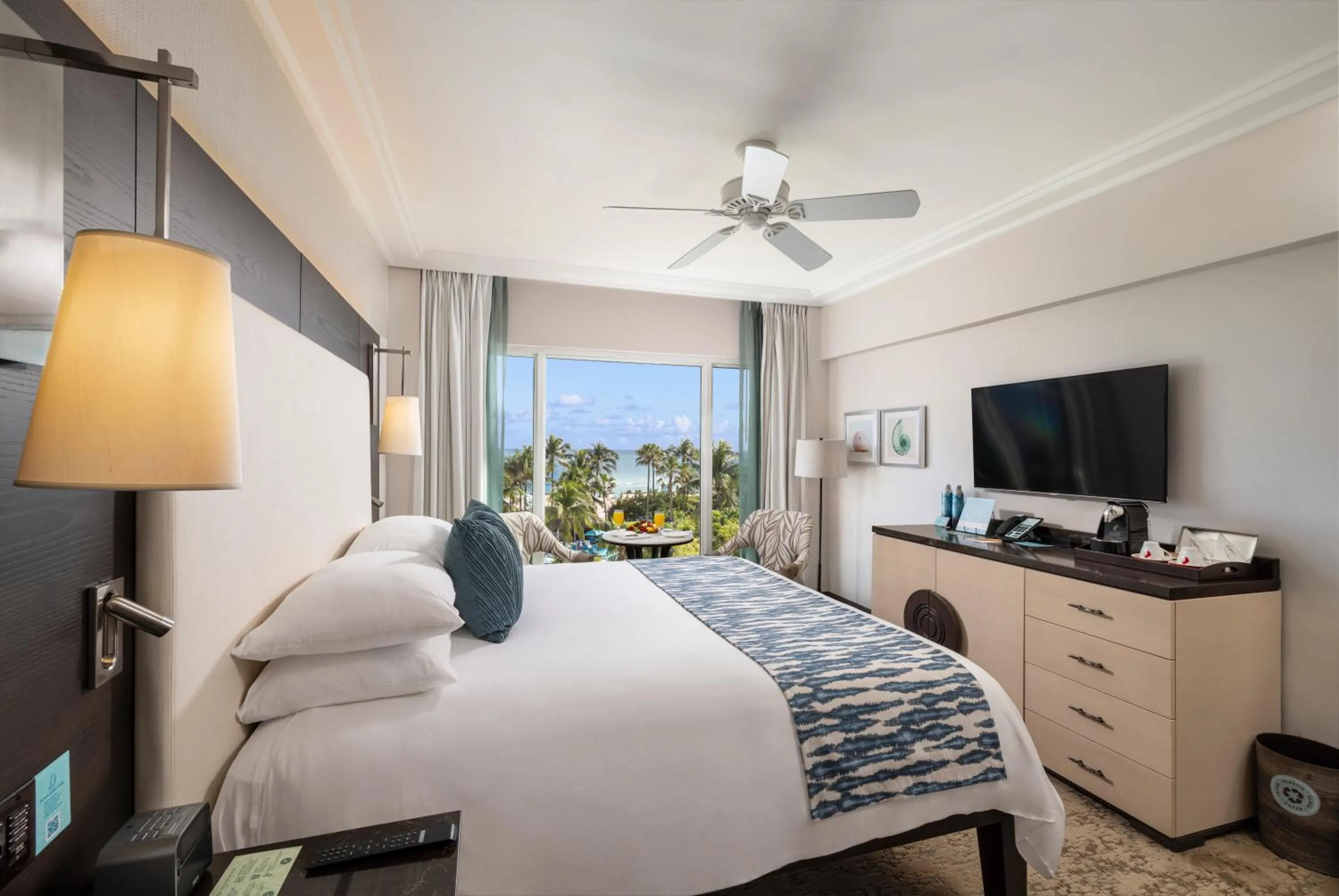 Photo of the whole room, Bed in The Palms Hotel & Spa