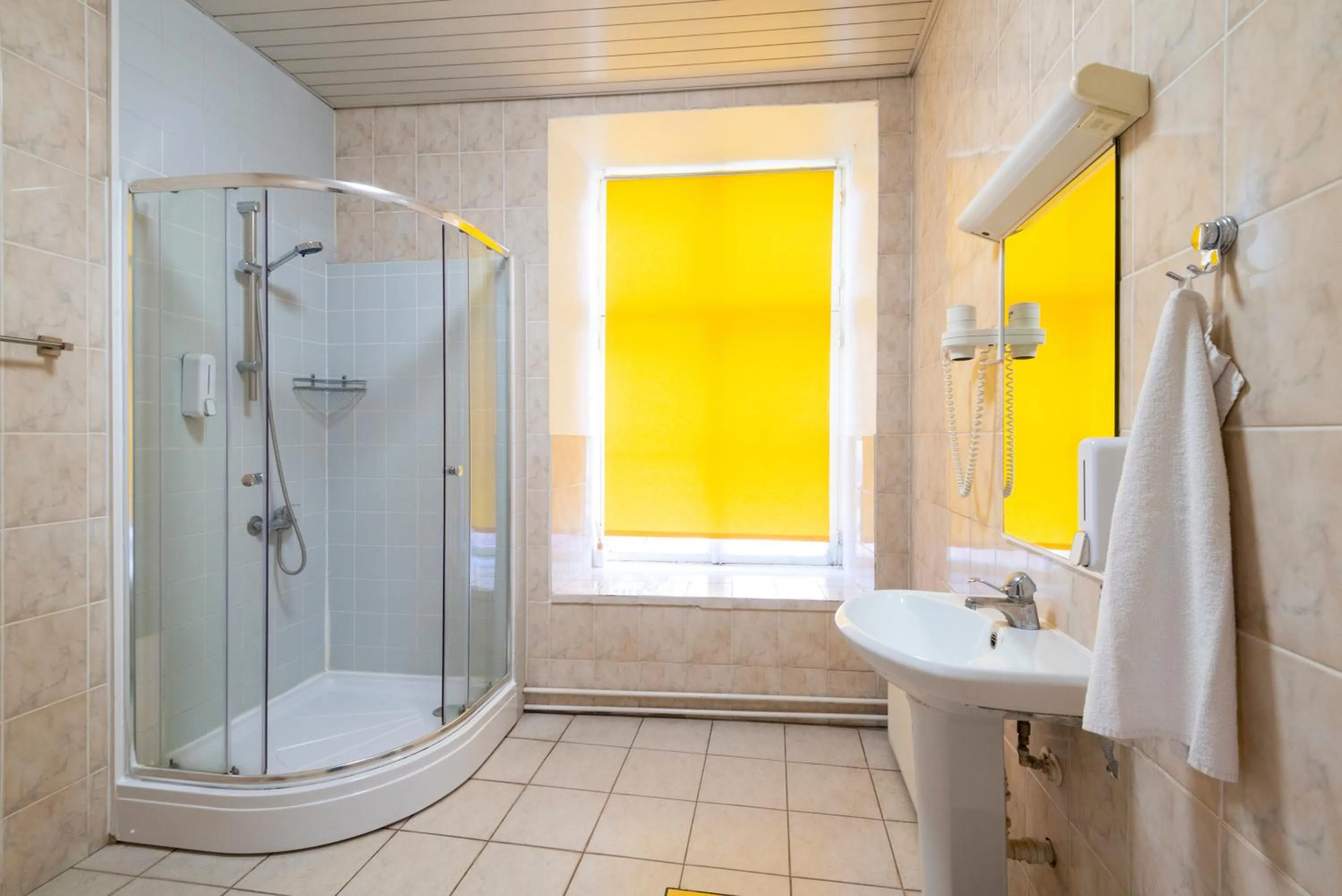 Shower in 16eur - Old Town Munkenhof