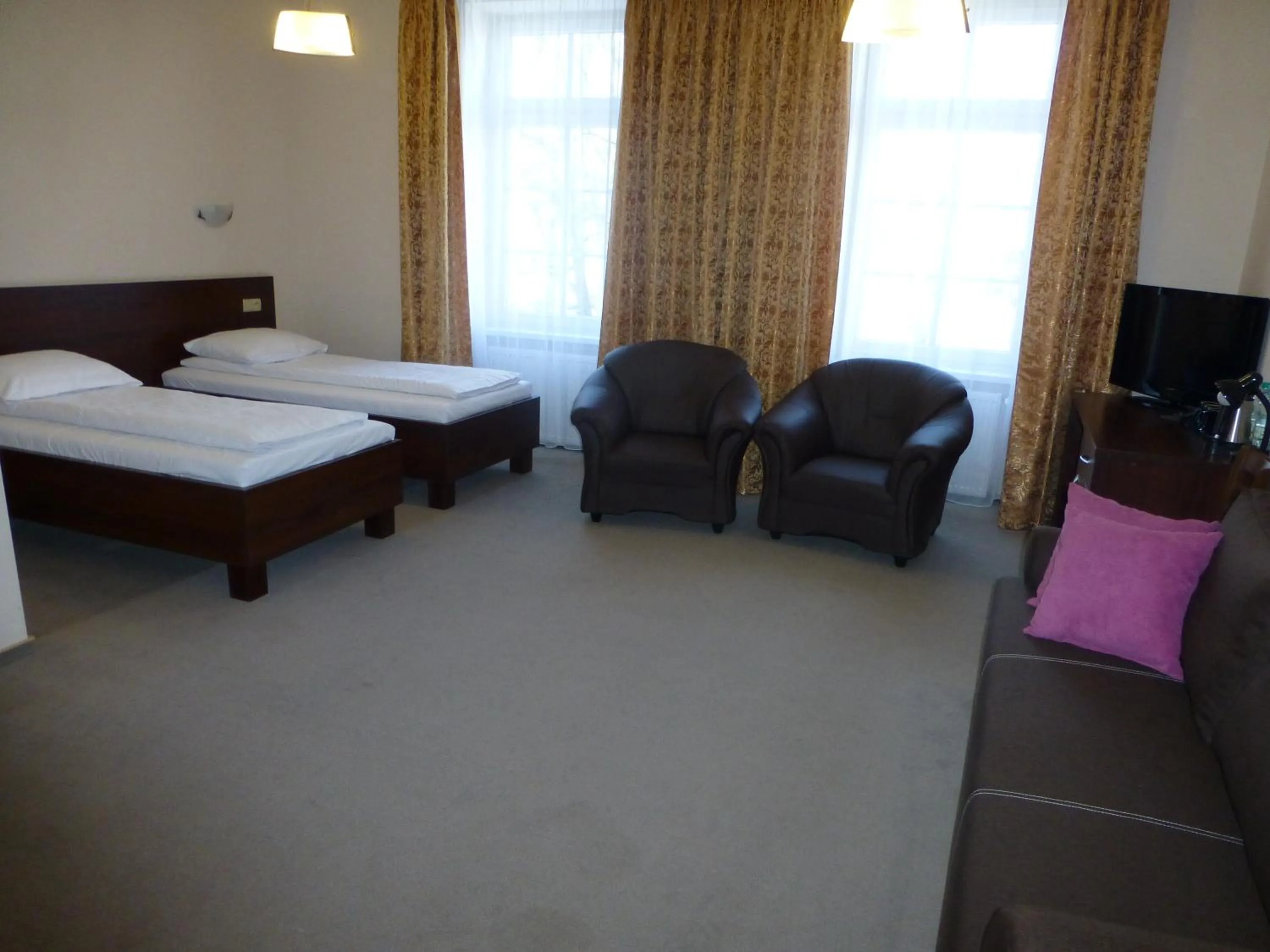 Photo of the whole room, Bed in Hotel Cesarski - Kaiserhof