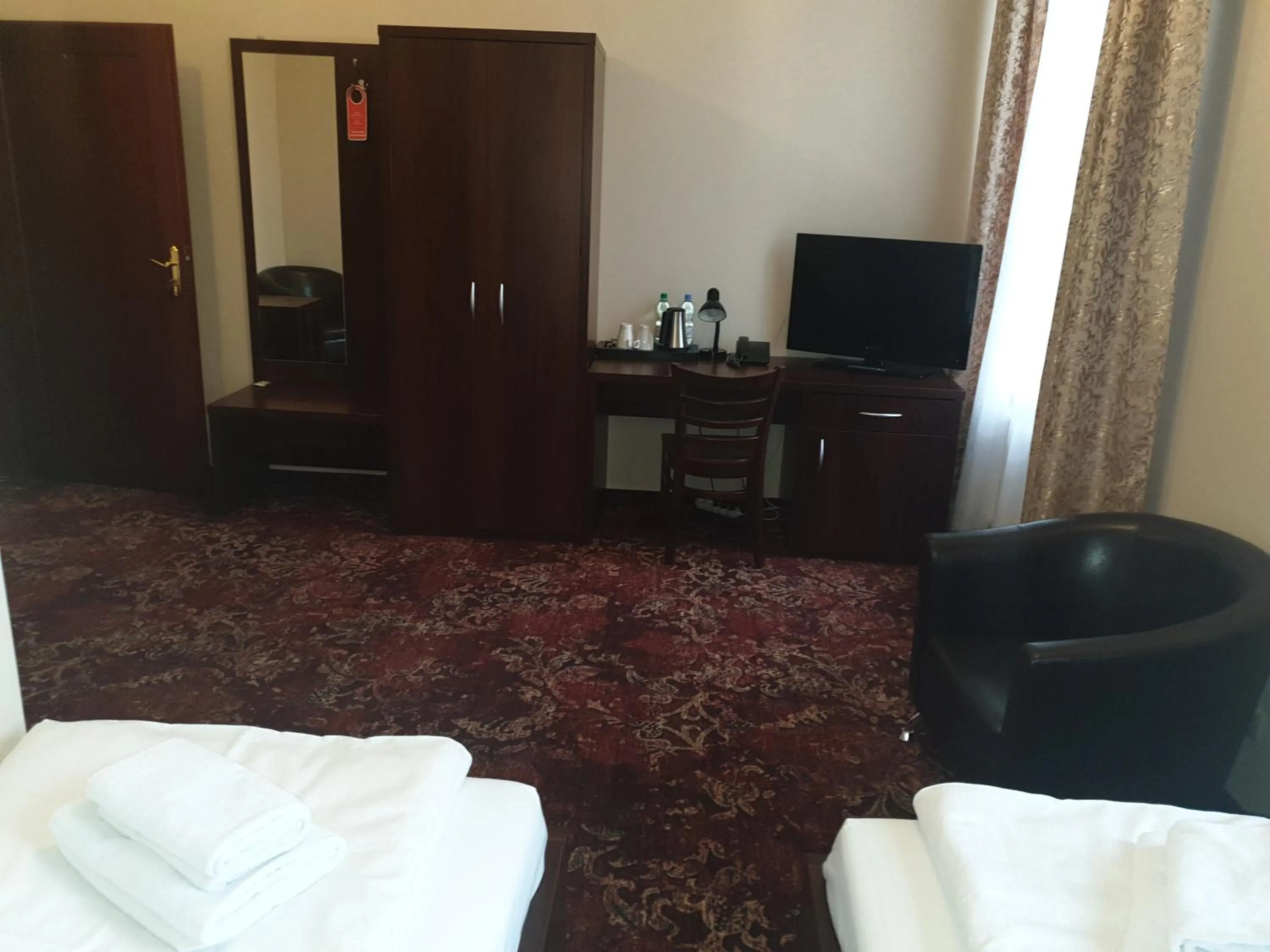 Photo of the whole room, Bed in Hotel Cesarski - Kaiserhof