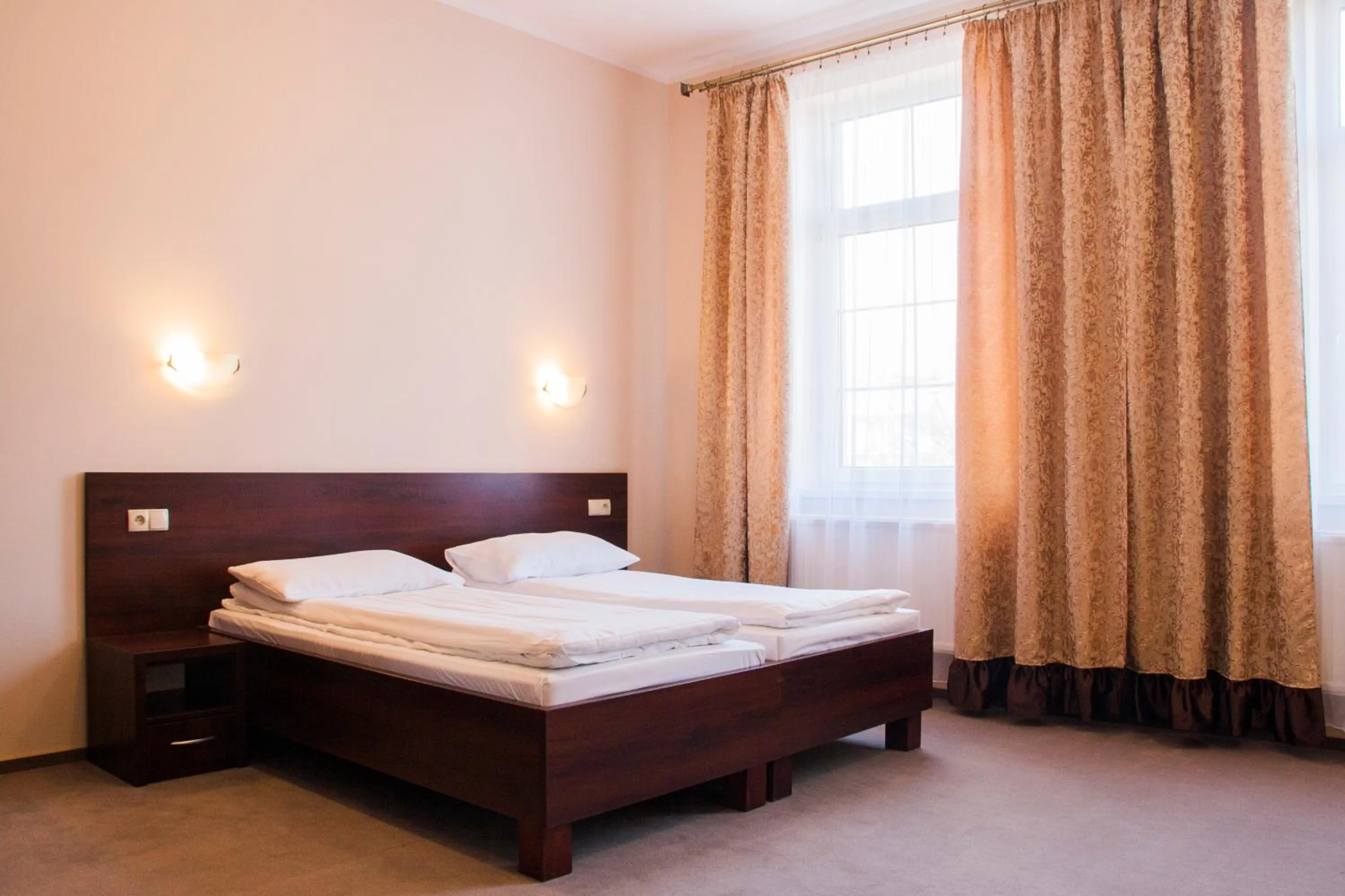 Photo of the whole room, Bed in Hotel Cesarski - Kaiserhof