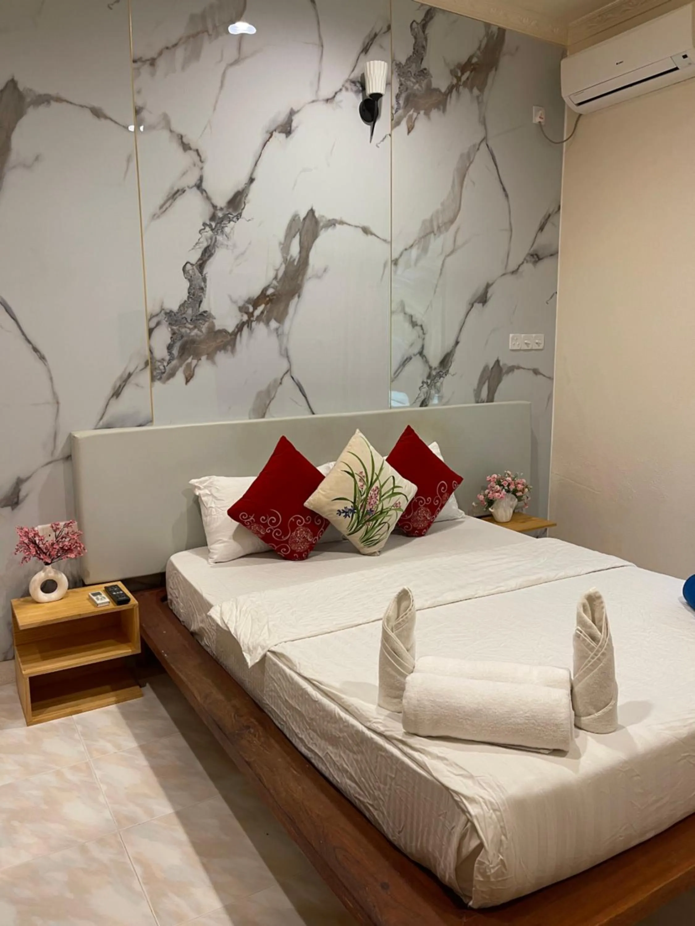 Bed in Thoddoo Retreat Grand