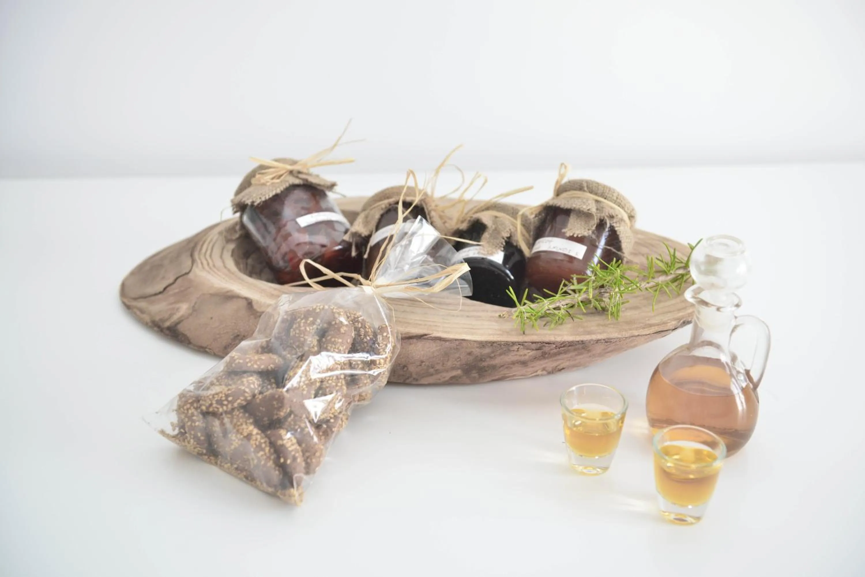 Breakfast in Blue Paradise Apartments