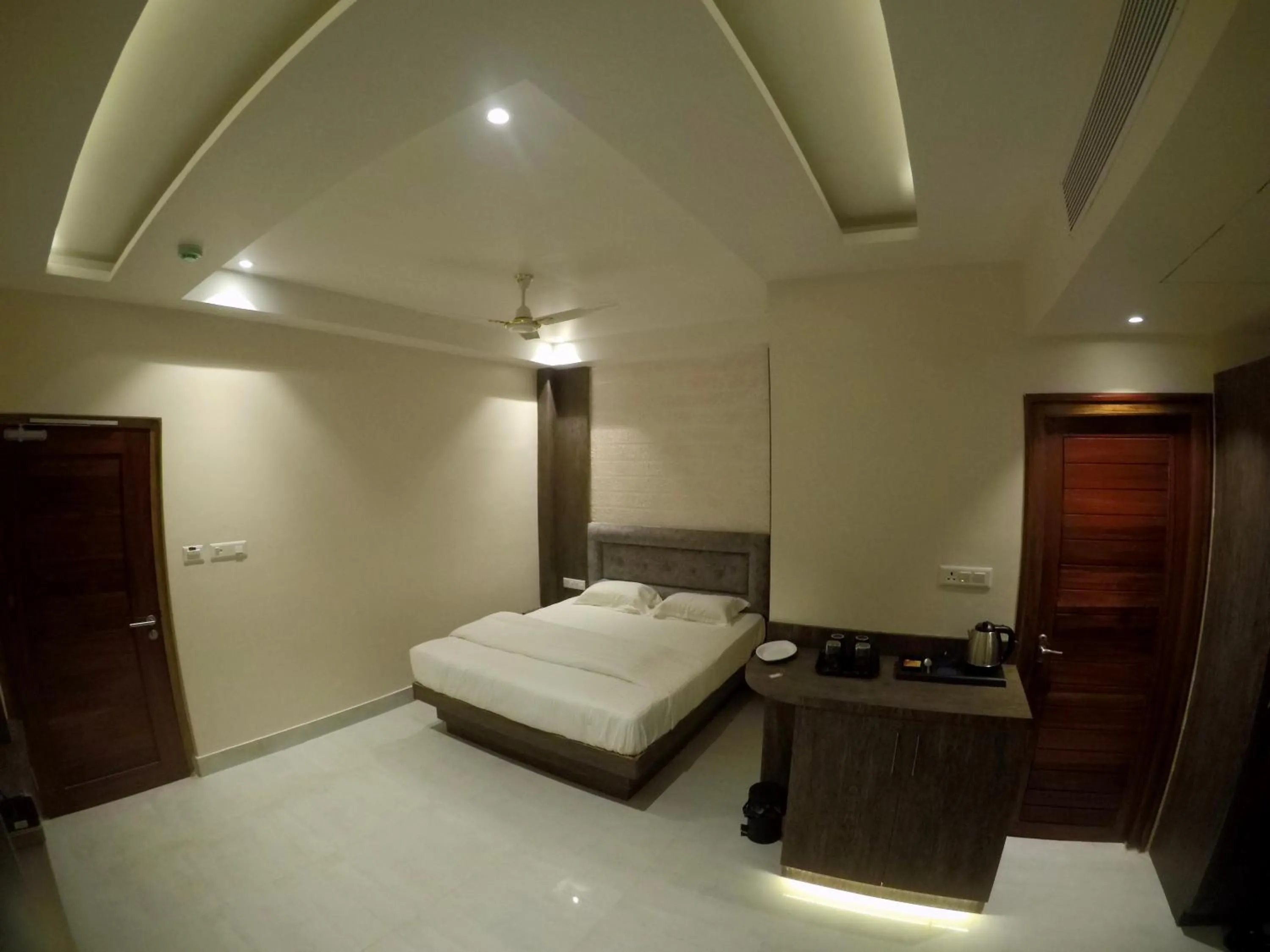 Photo of the whole room, Bed in Hotel Serene Palace