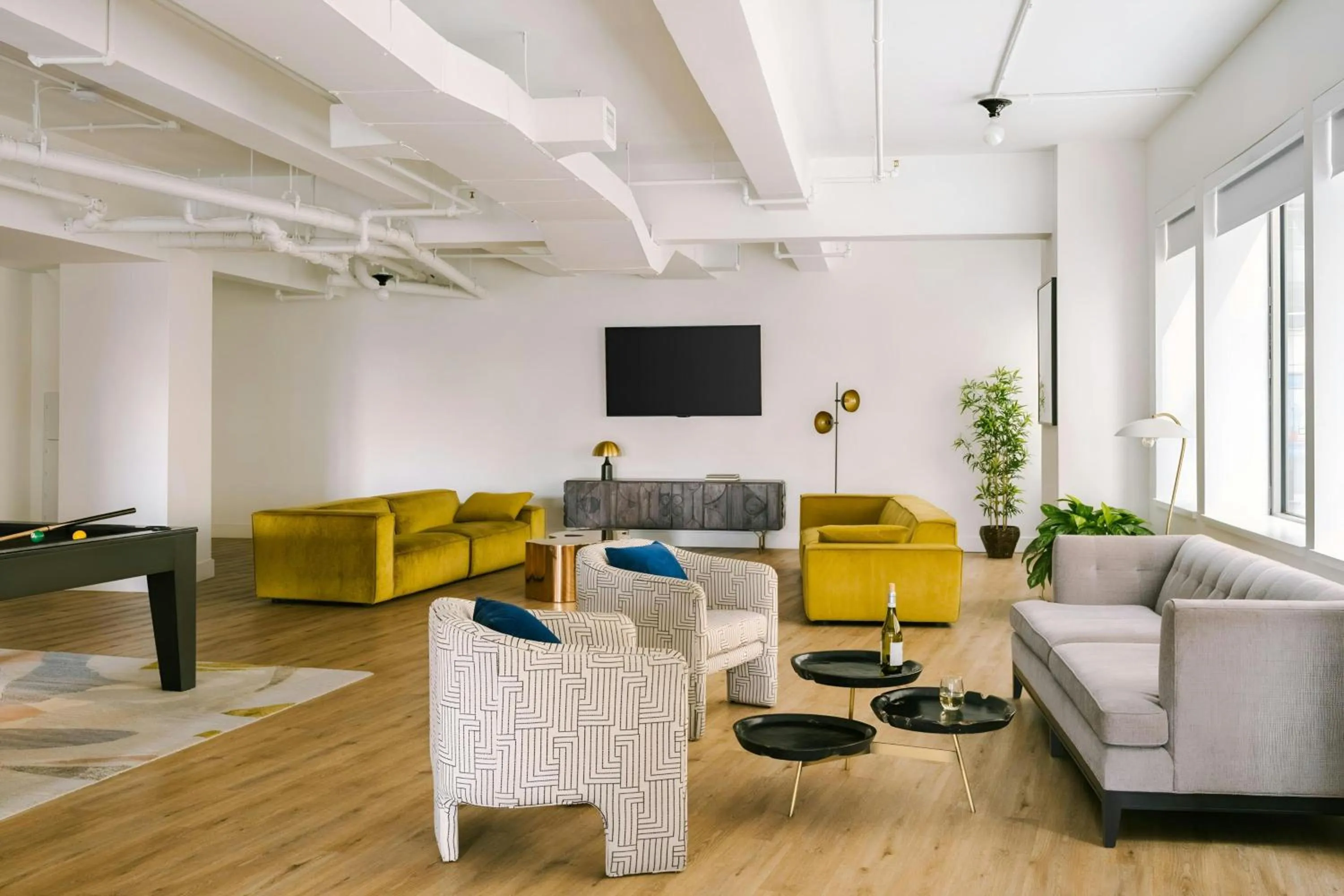 Lounge or bar in Sonder by Marriott Bonvoy One Platt Apartments Financial District