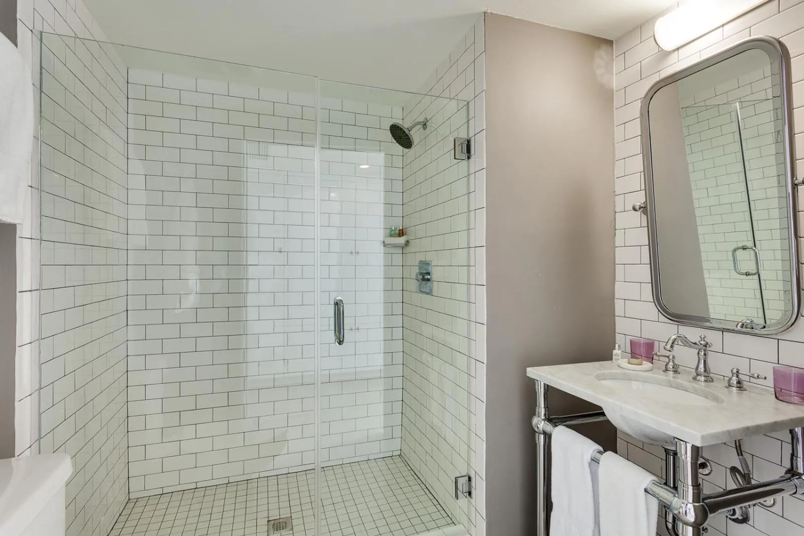 Bathroom in Clinton Hotel South Beach