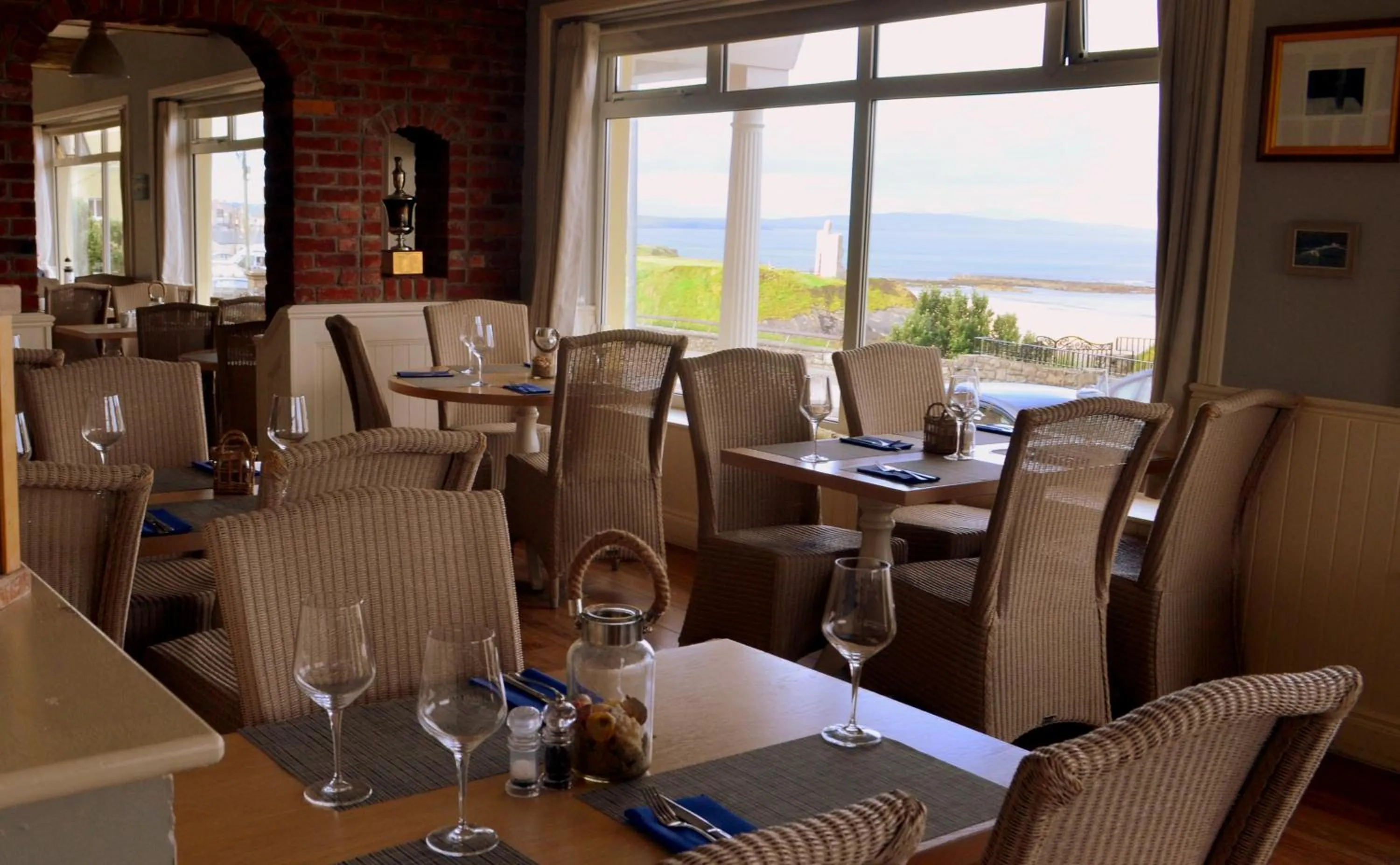 Restaurant/places to eat in The Cliff House Hotel
