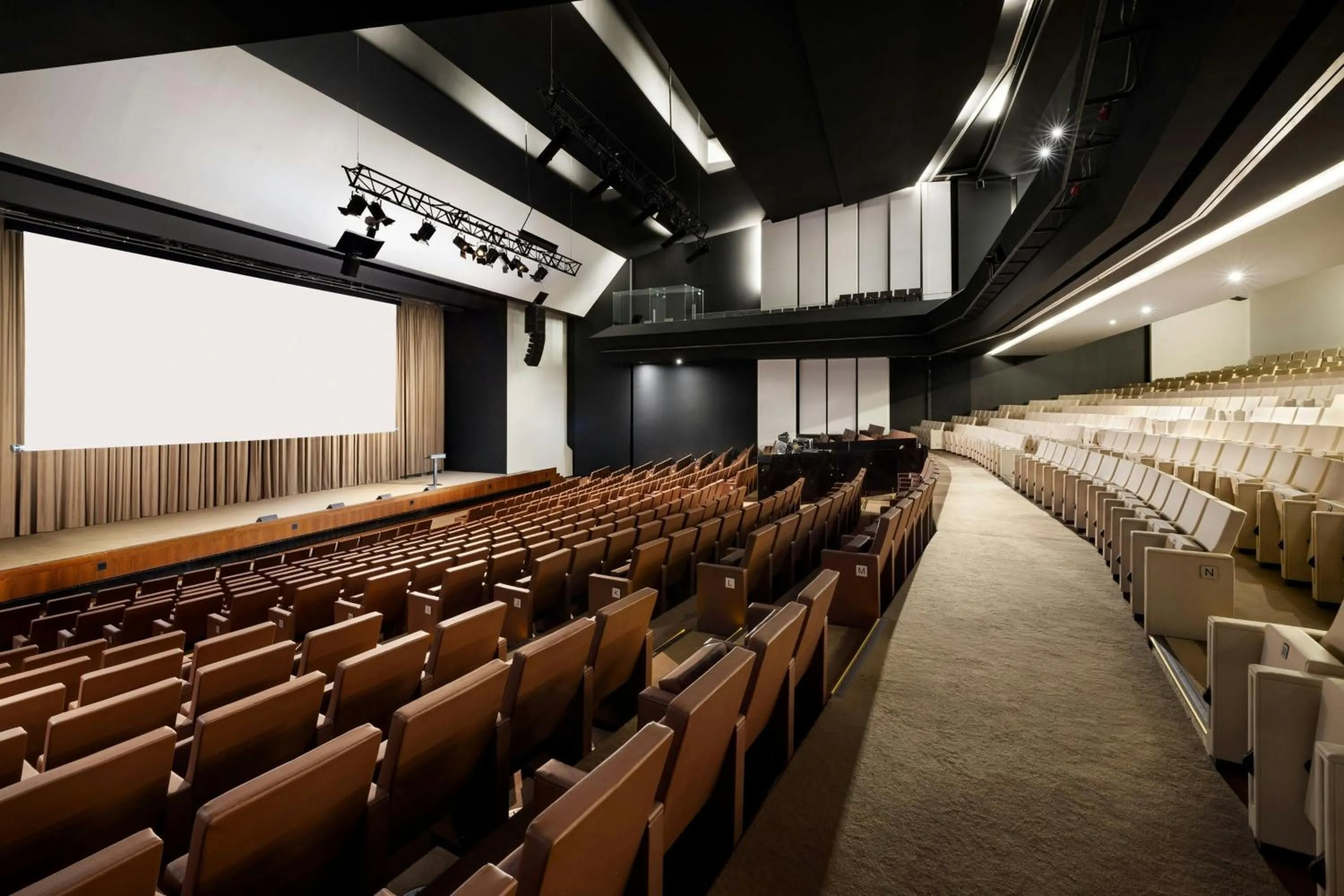 Meeting/conference room in Algarve Marriott Salgados Golf Resort & Spa