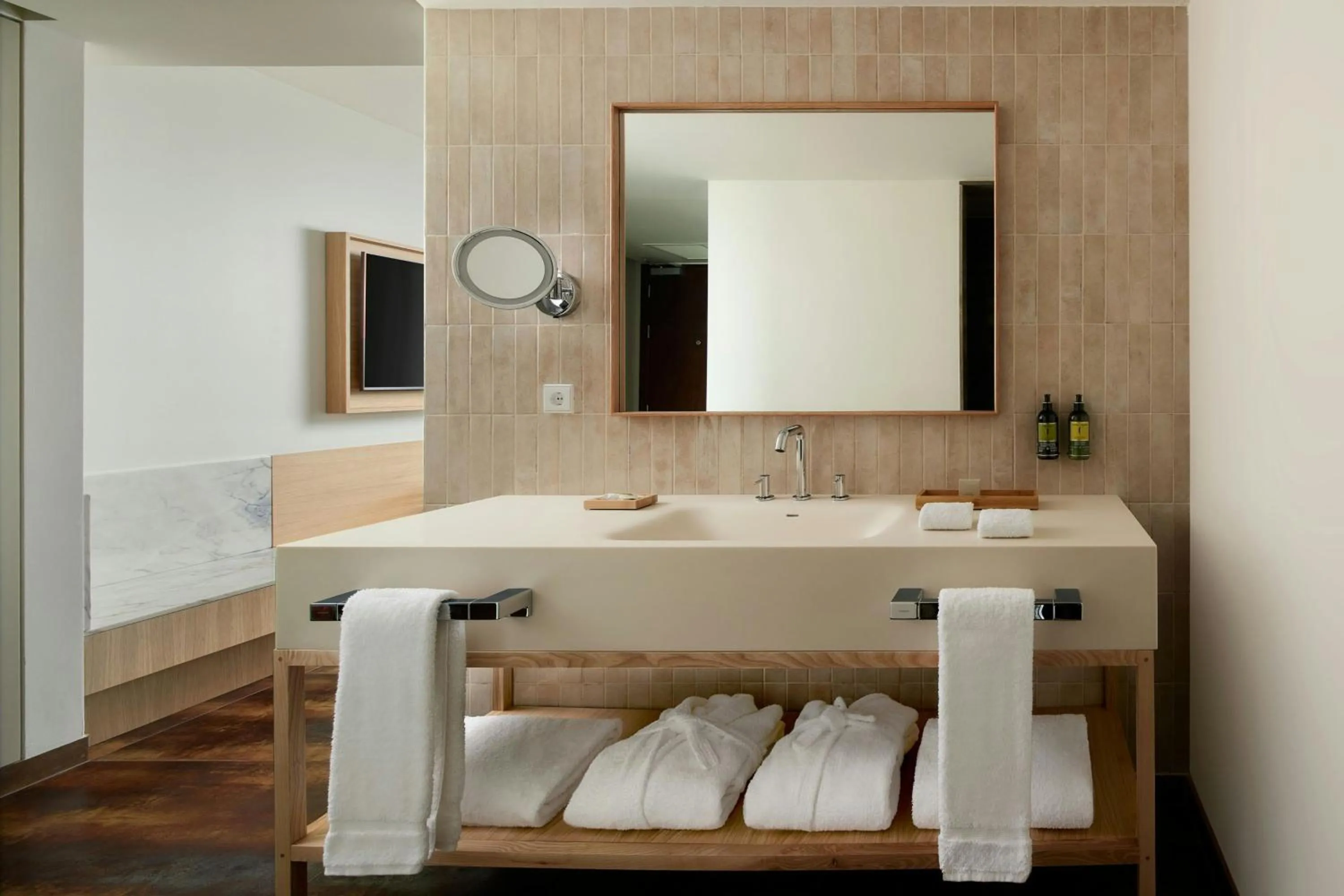 Photo of the whole room in Algarve Marriott Salgados Golf Resort & Spa