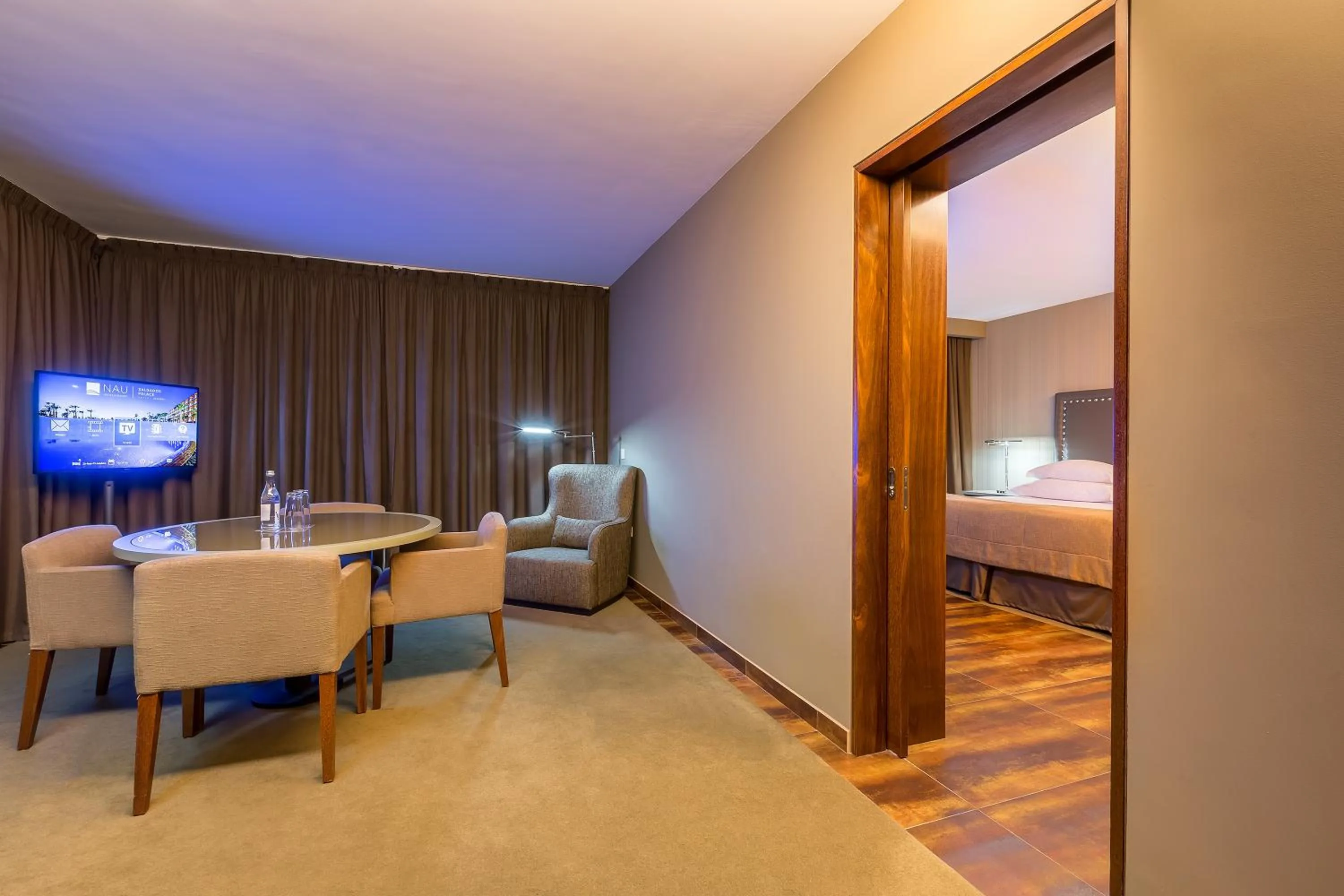 TV and multimedia in Salgados Palace