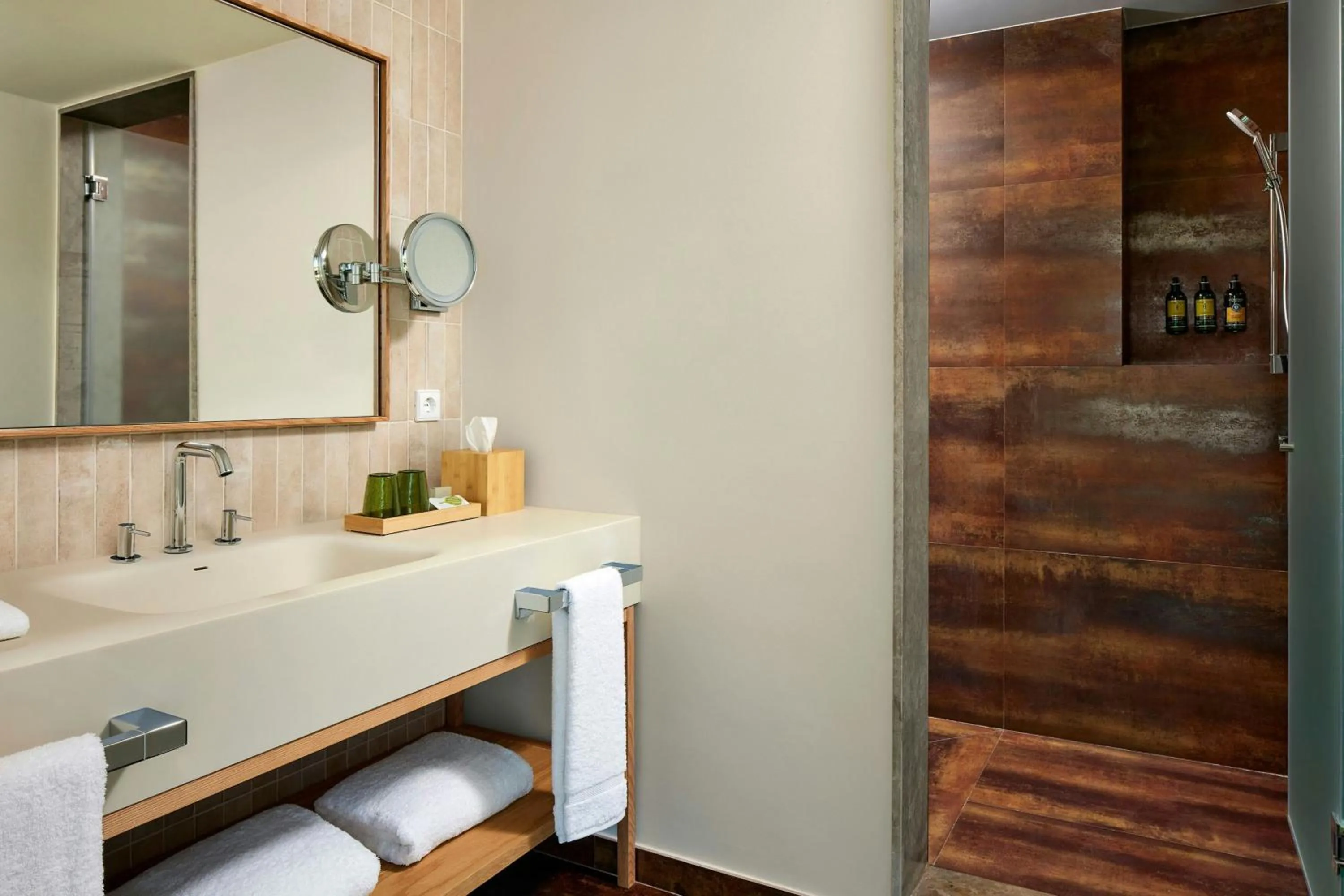 Photo of the whole room in Algarve Marriott Salgados Golf Resort & Spa