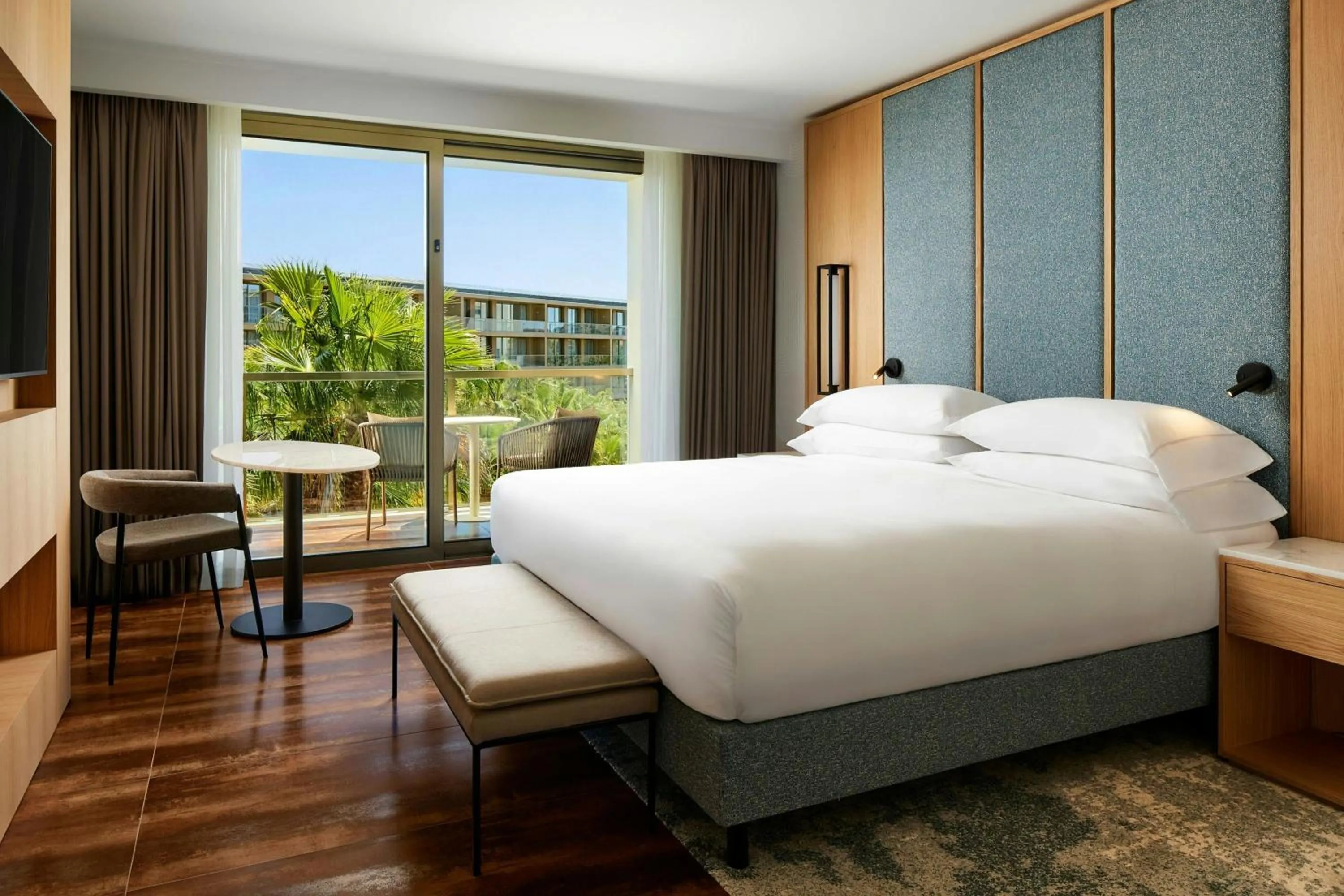 Photo of the whole room, Bed in Algarve Marriott Salgados Golf Resort & Spa