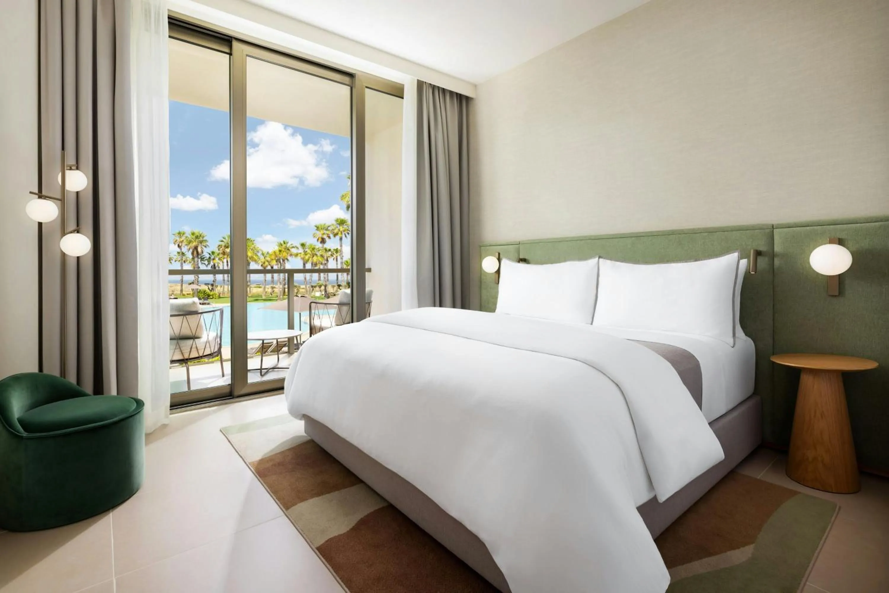 Swimming pool, Bed in The Westin Salgados Beach Resort, Algarve