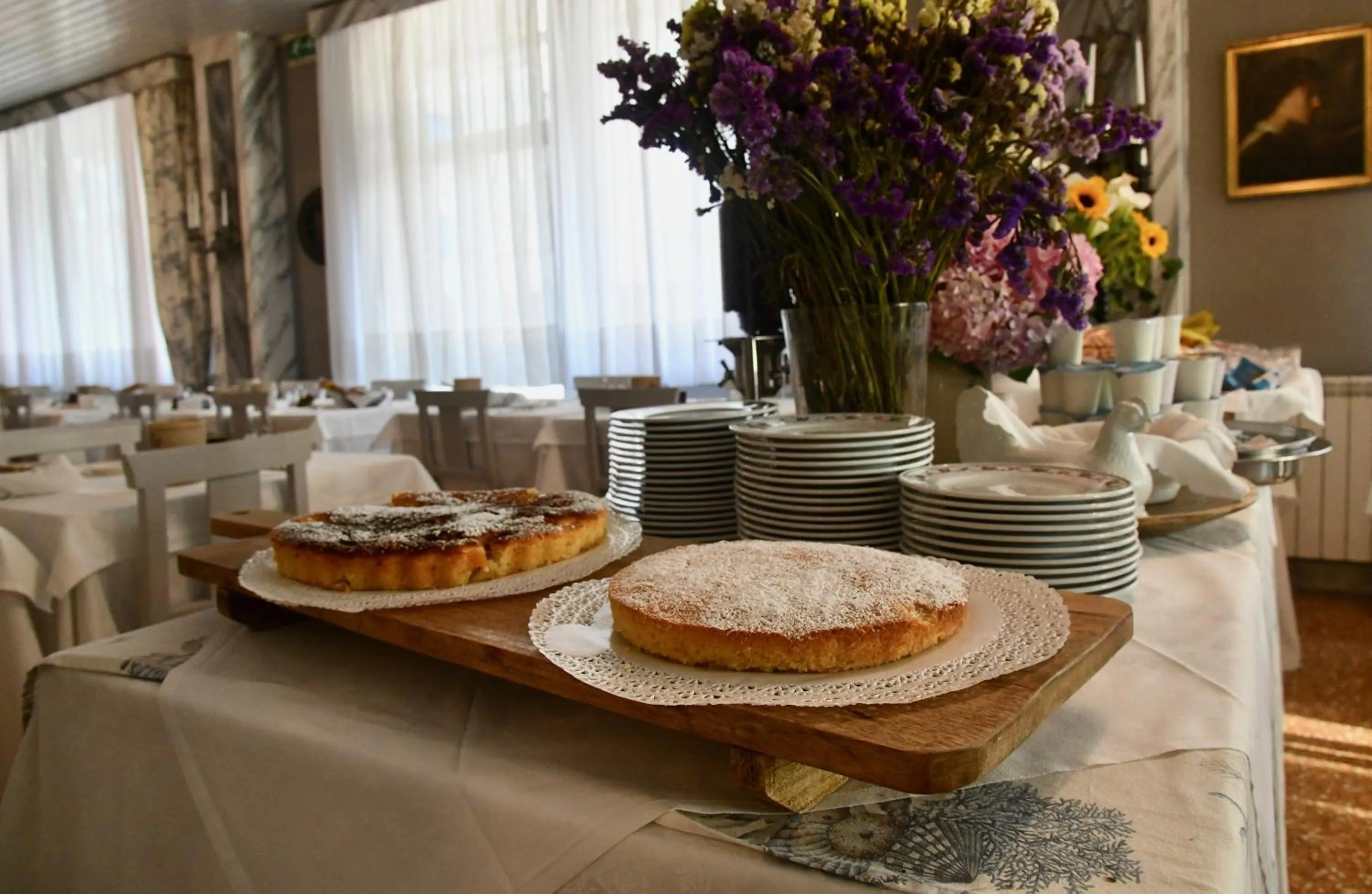 Buffet breakfast in Hotel Villa Maria & Apartment