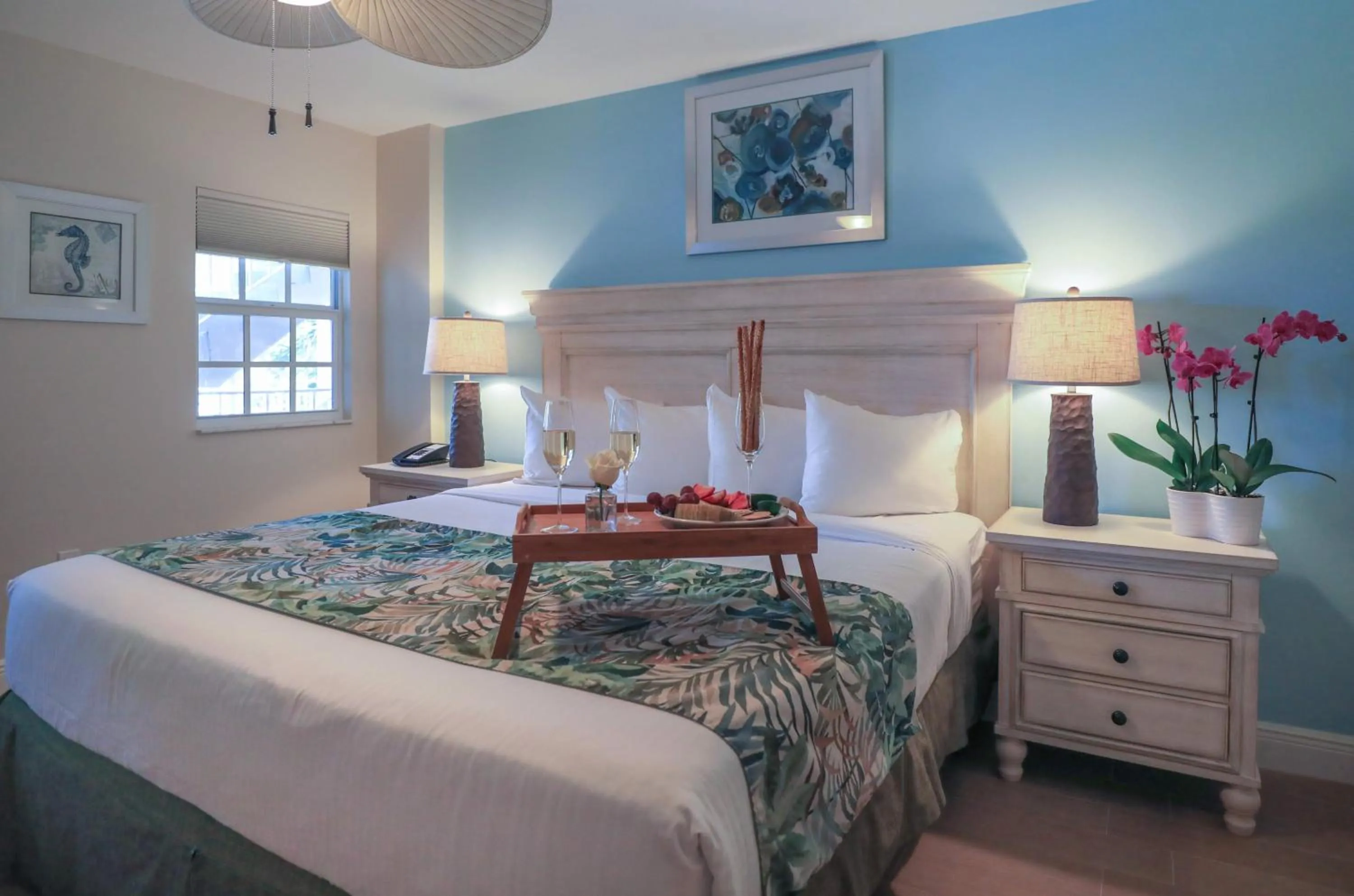 Bed in Ocean Pointe Suites at Key Largo