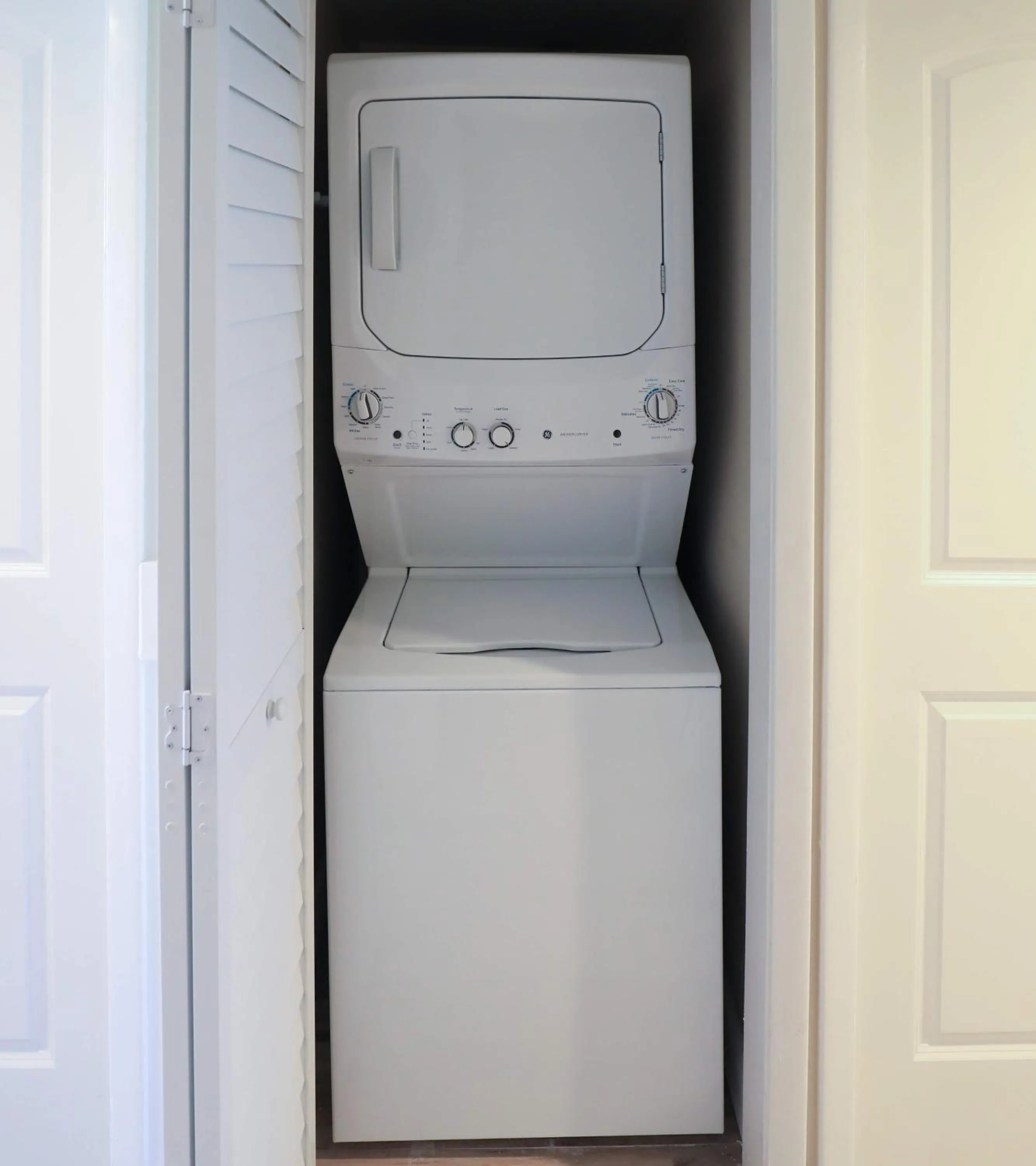 washing machine in Ocean Pointe Suites at Key Largo